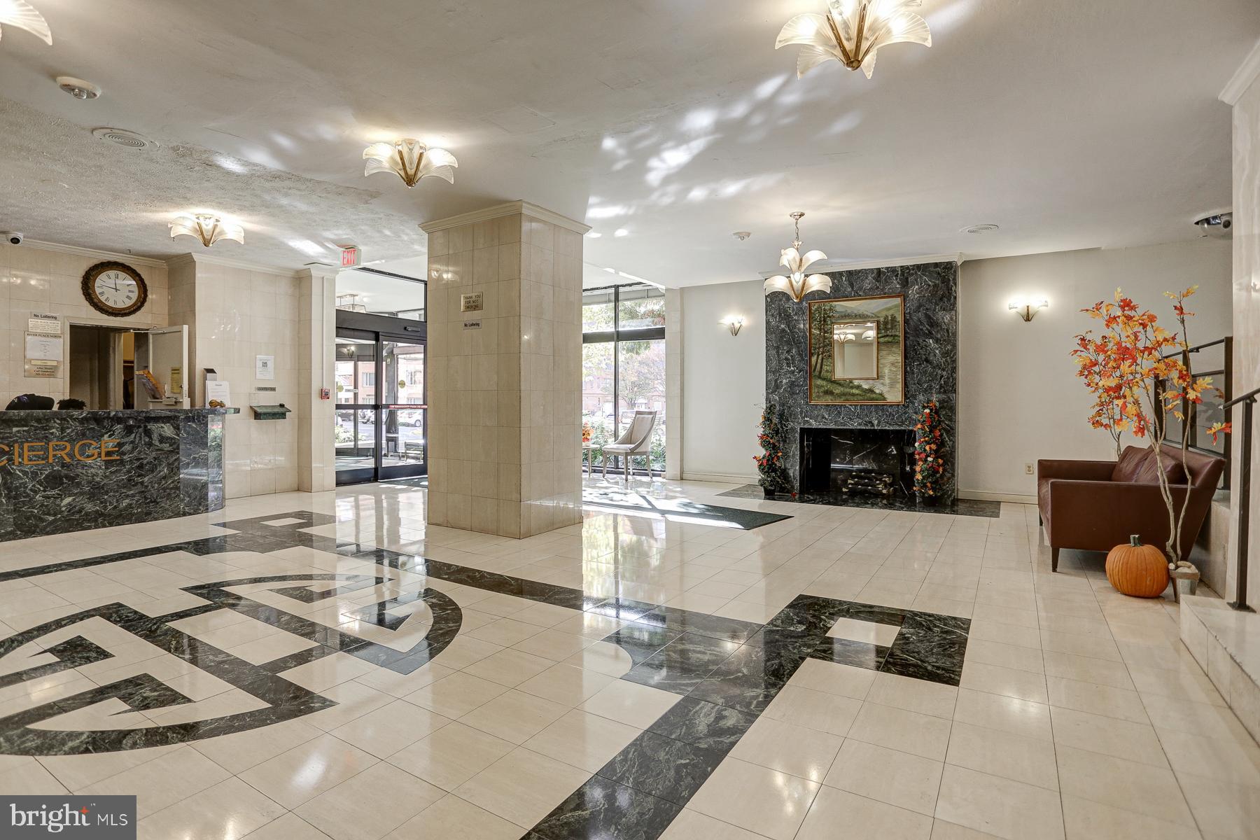 RIVER PLACE NORTH - Residential