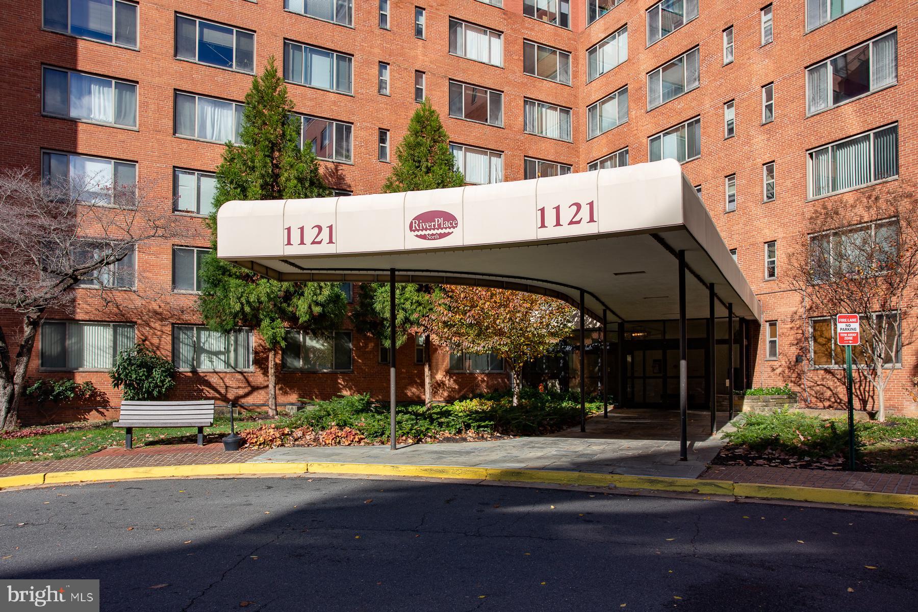 RIVER PLACE NORTH - Residential