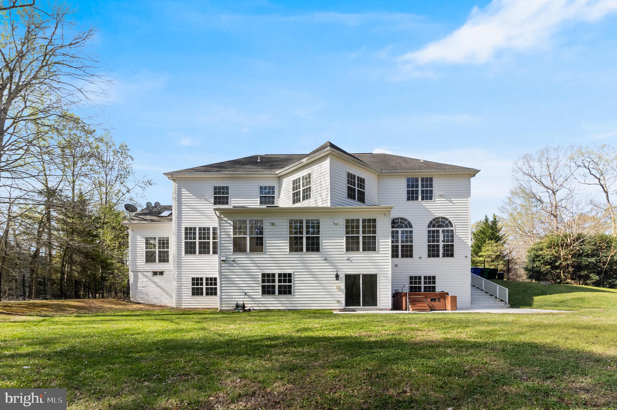 LONGMEADE - Residential