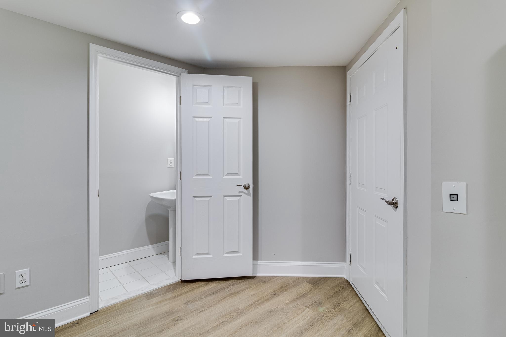 LONGMEADE - Residential