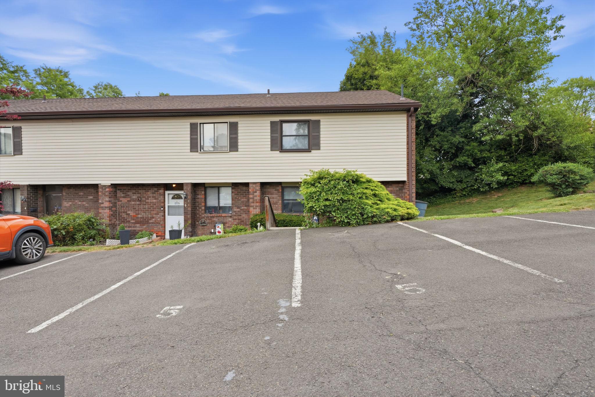 STONY BROOK - Residential