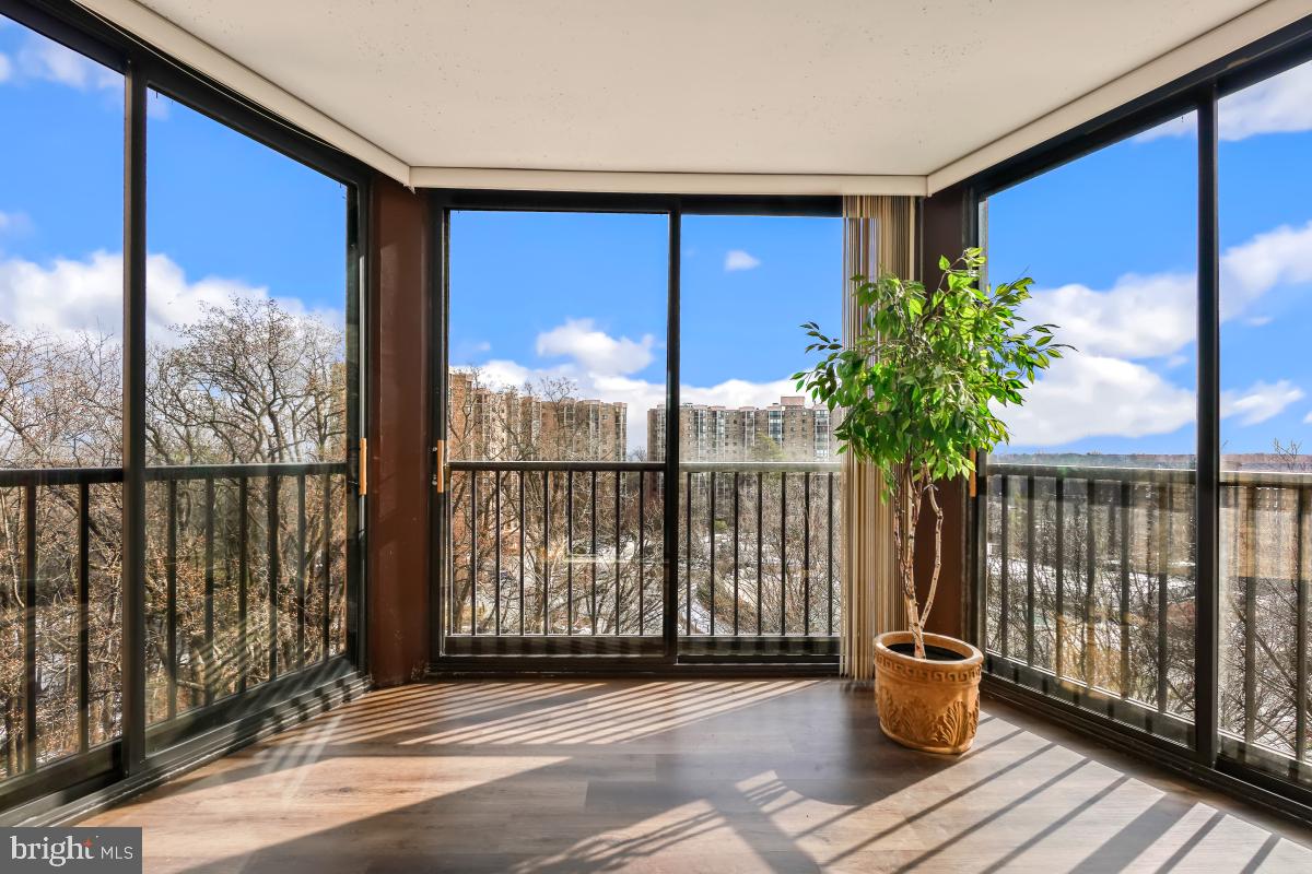 MONTEBELLO - Residential