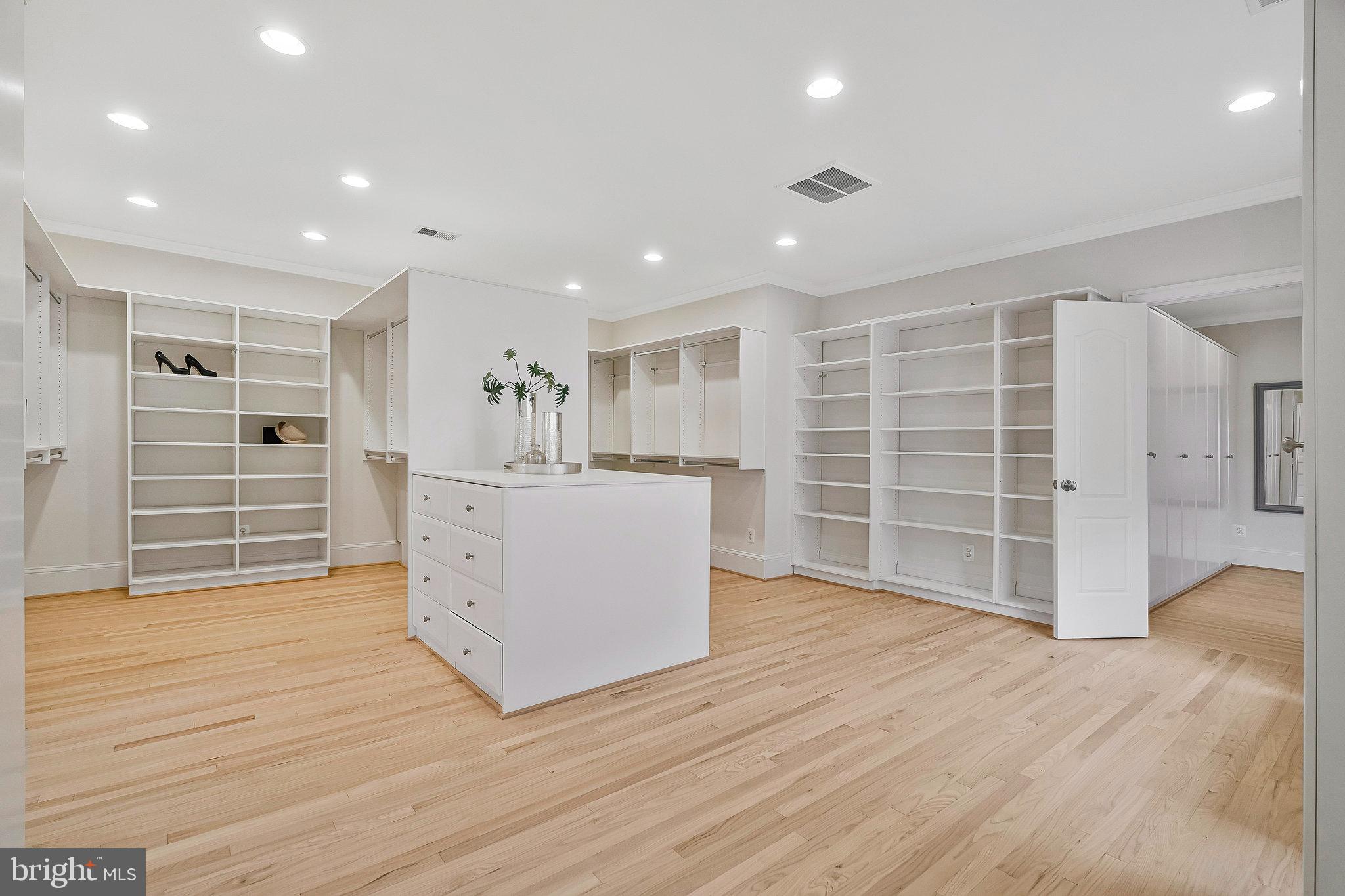 EVANS FARM - Residential