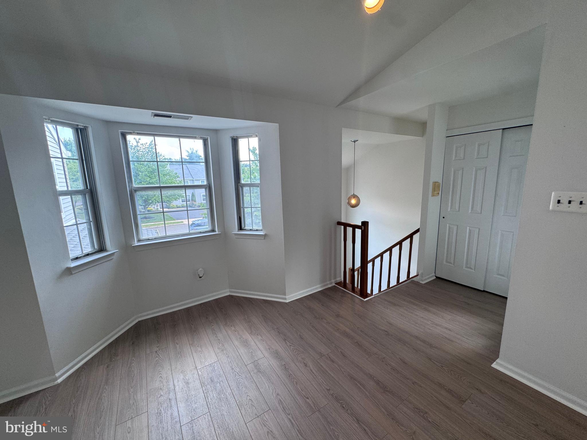 ROSE HOLLOW - Residential