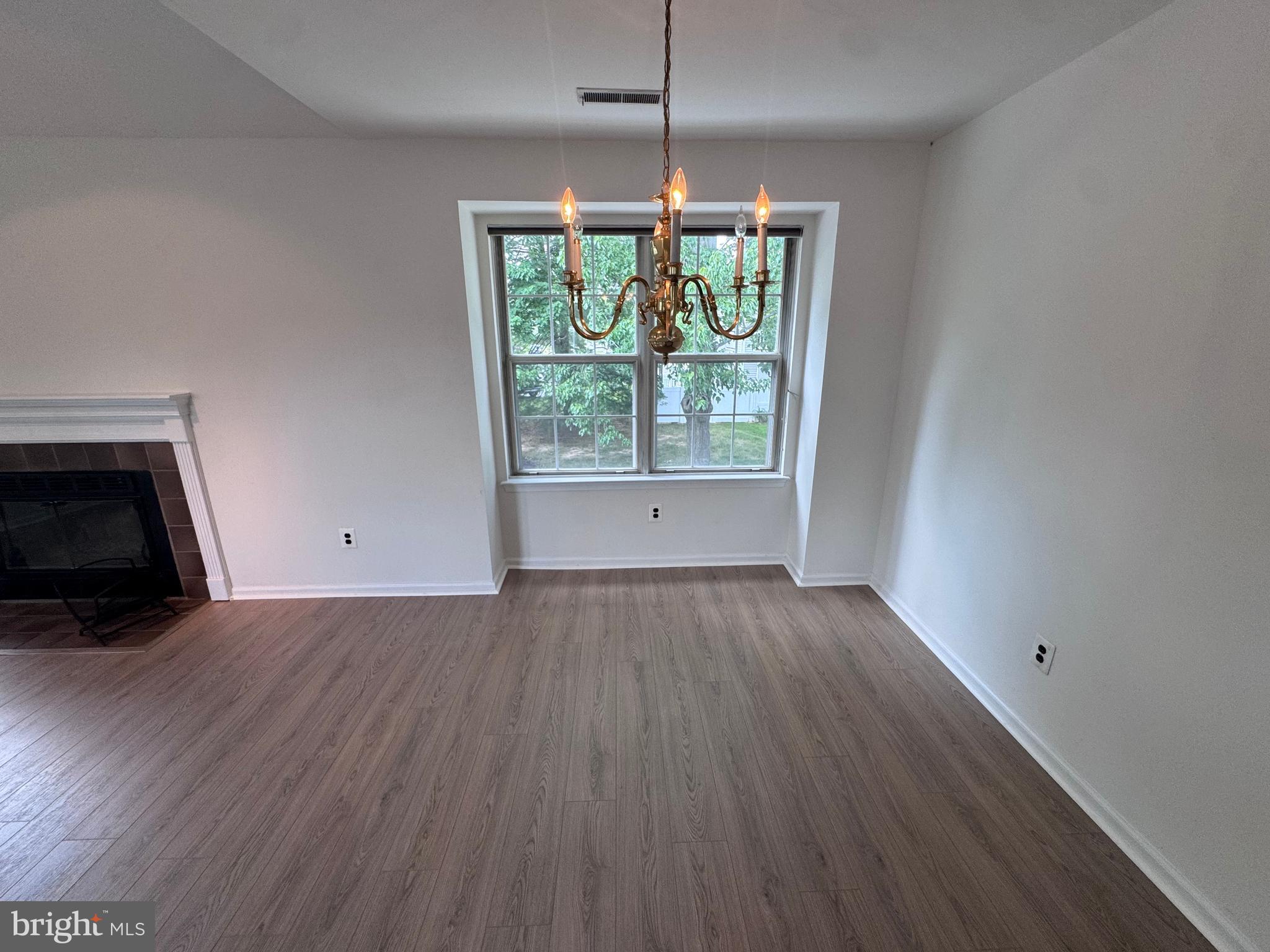 ROSE HOLLOW - Residential