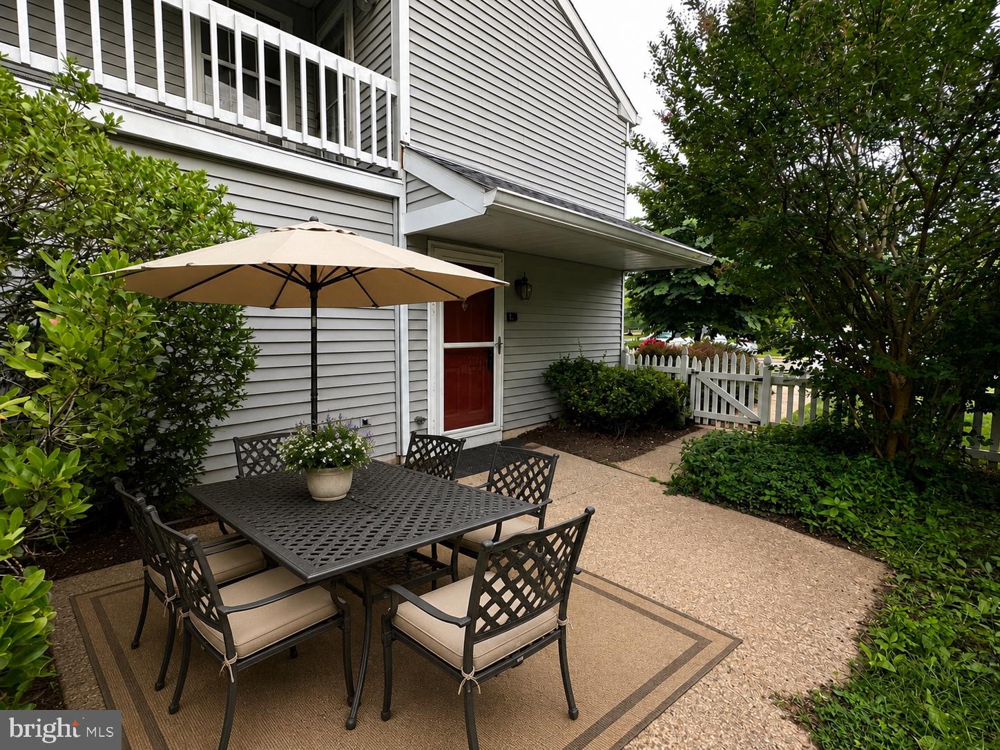 ROSE HOLLOW - Residential