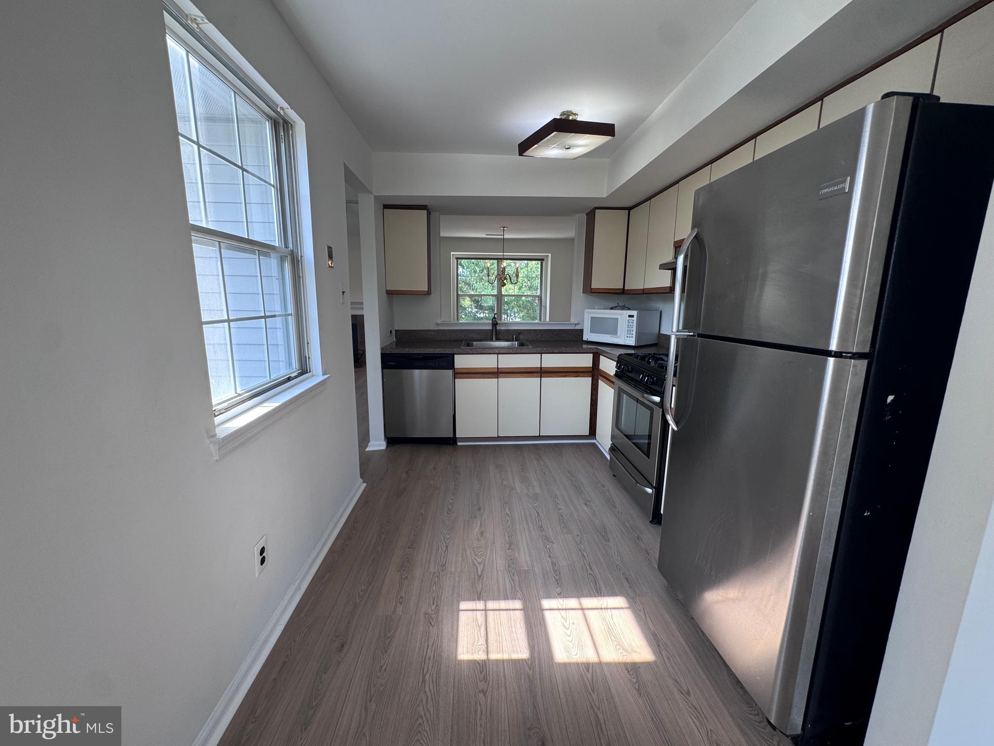 ROSE HOLLOW - Residential