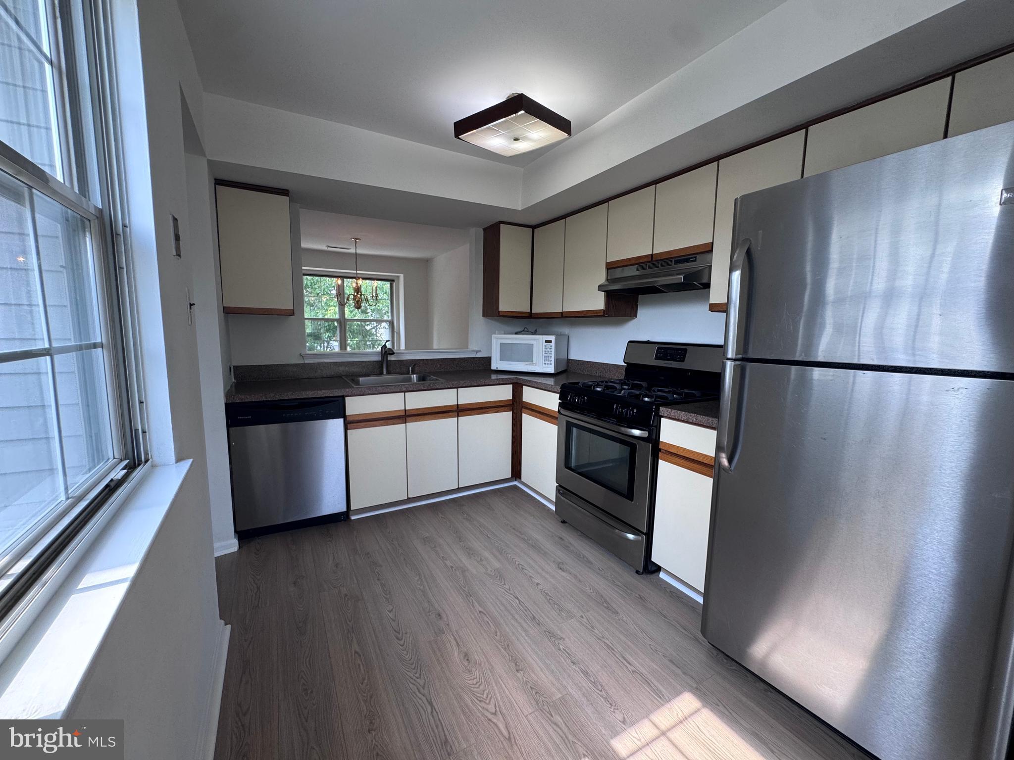 ROSE HOLLOW - Residential