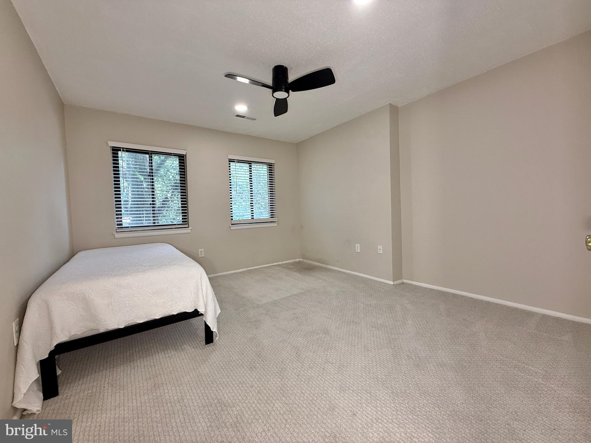 ROCKLAND RUN - Residential
