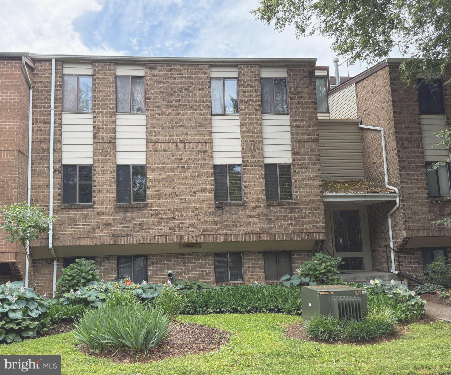 ROCKLAND RUN - Residential