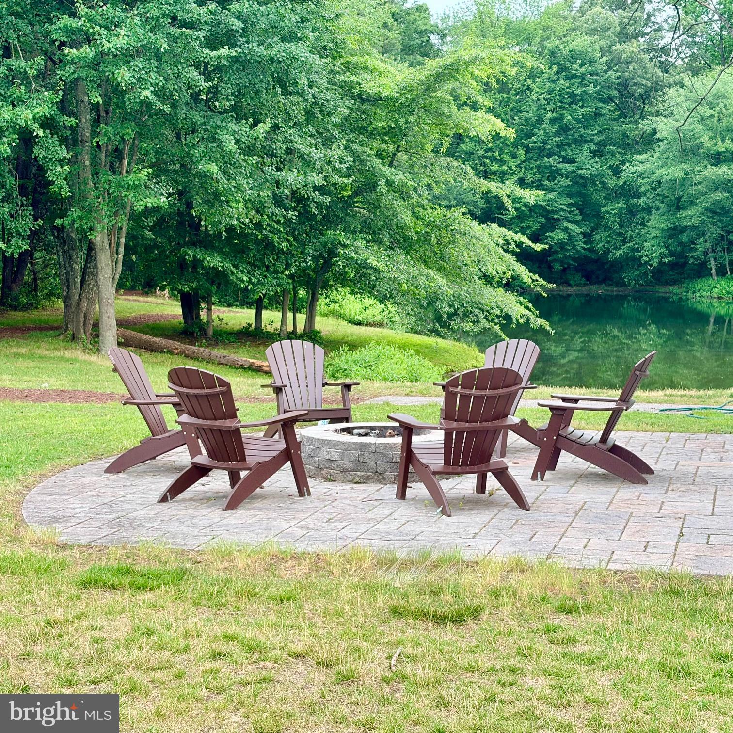 PONDVIEW - Residential
