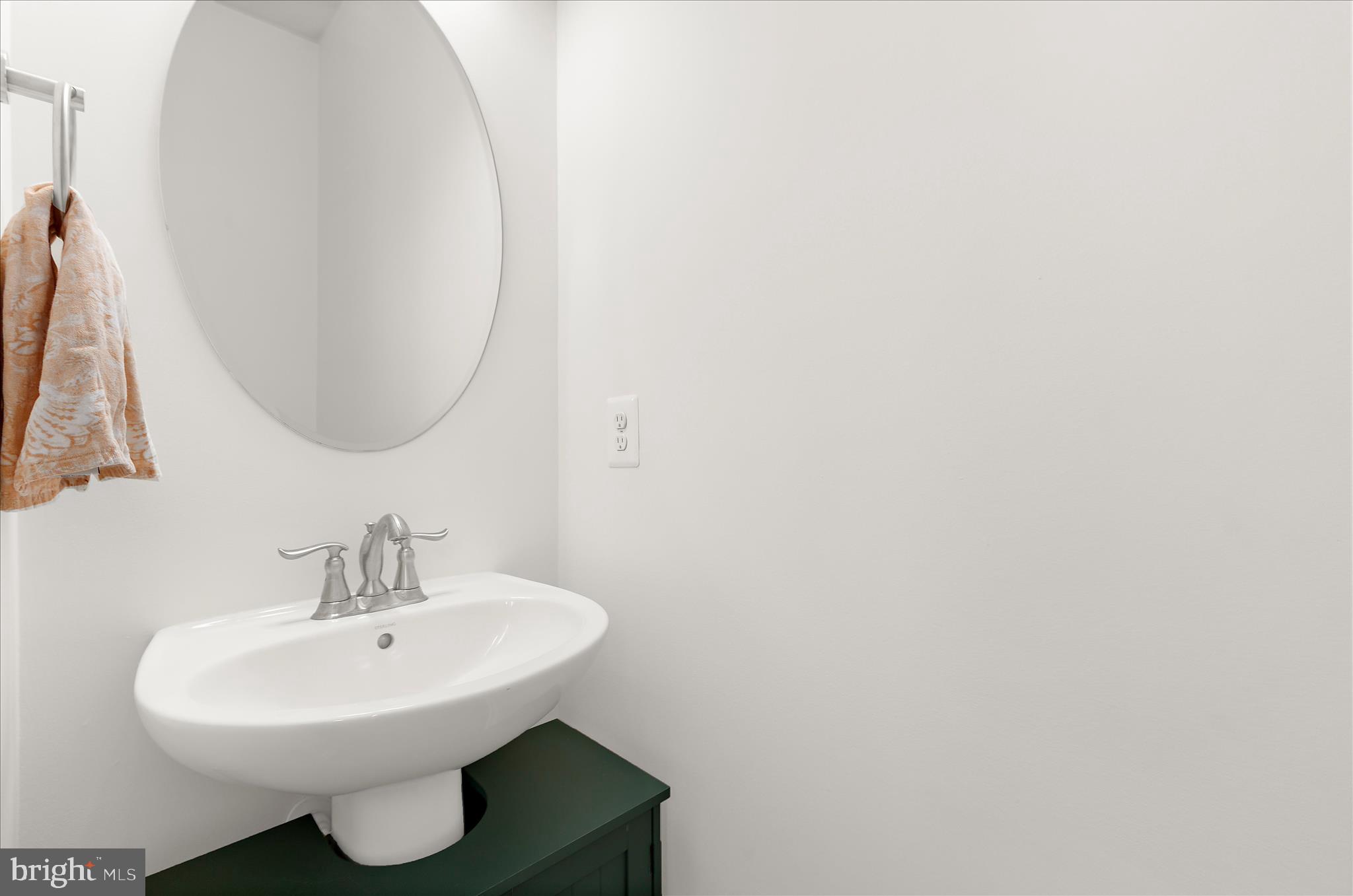 PONDVIEW - Residential