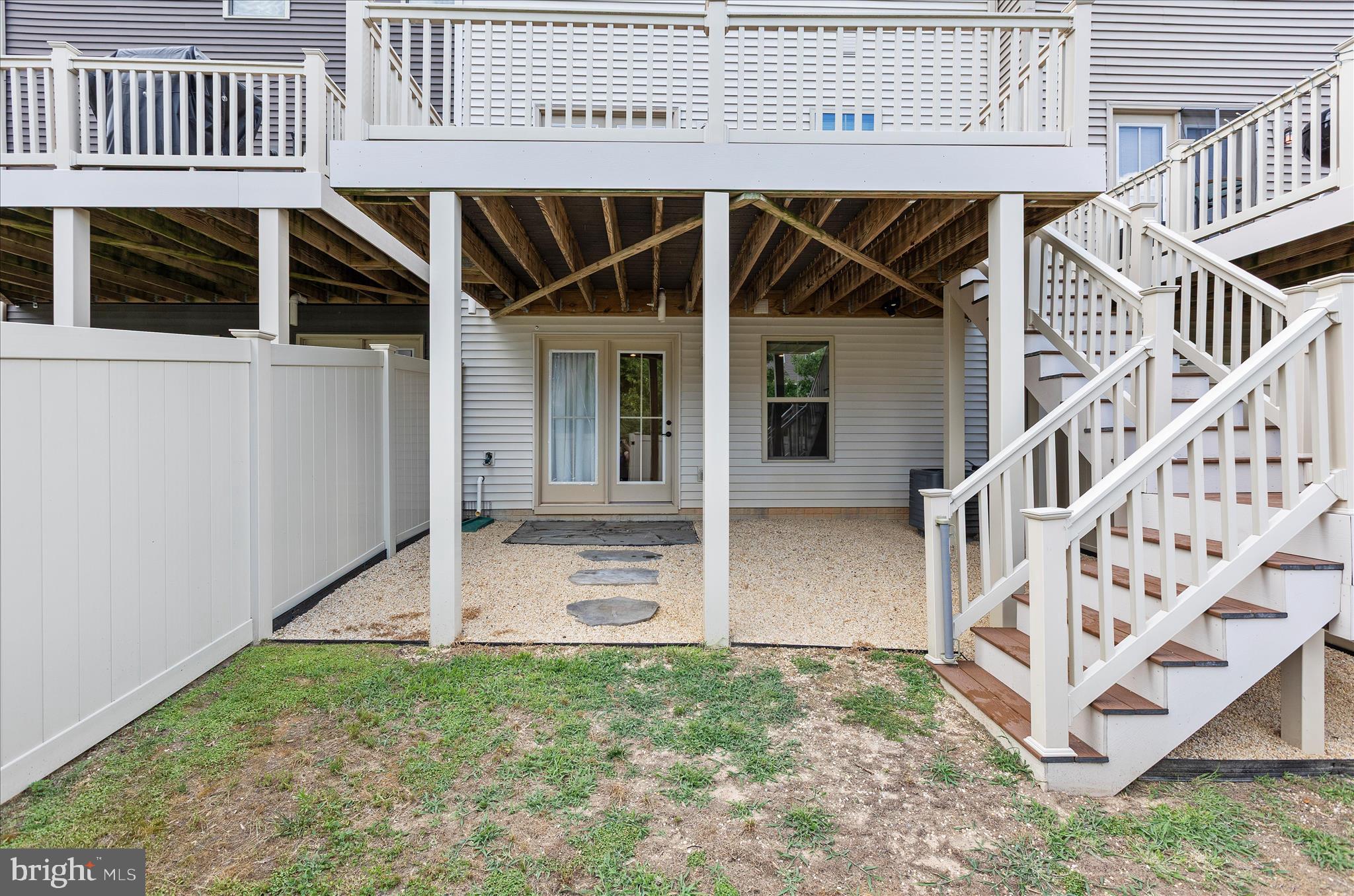 PONDVIEW - Residential
