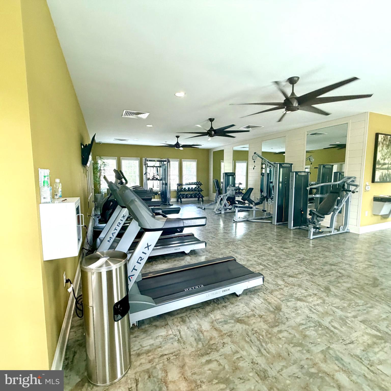 PONDVIEW - Residential