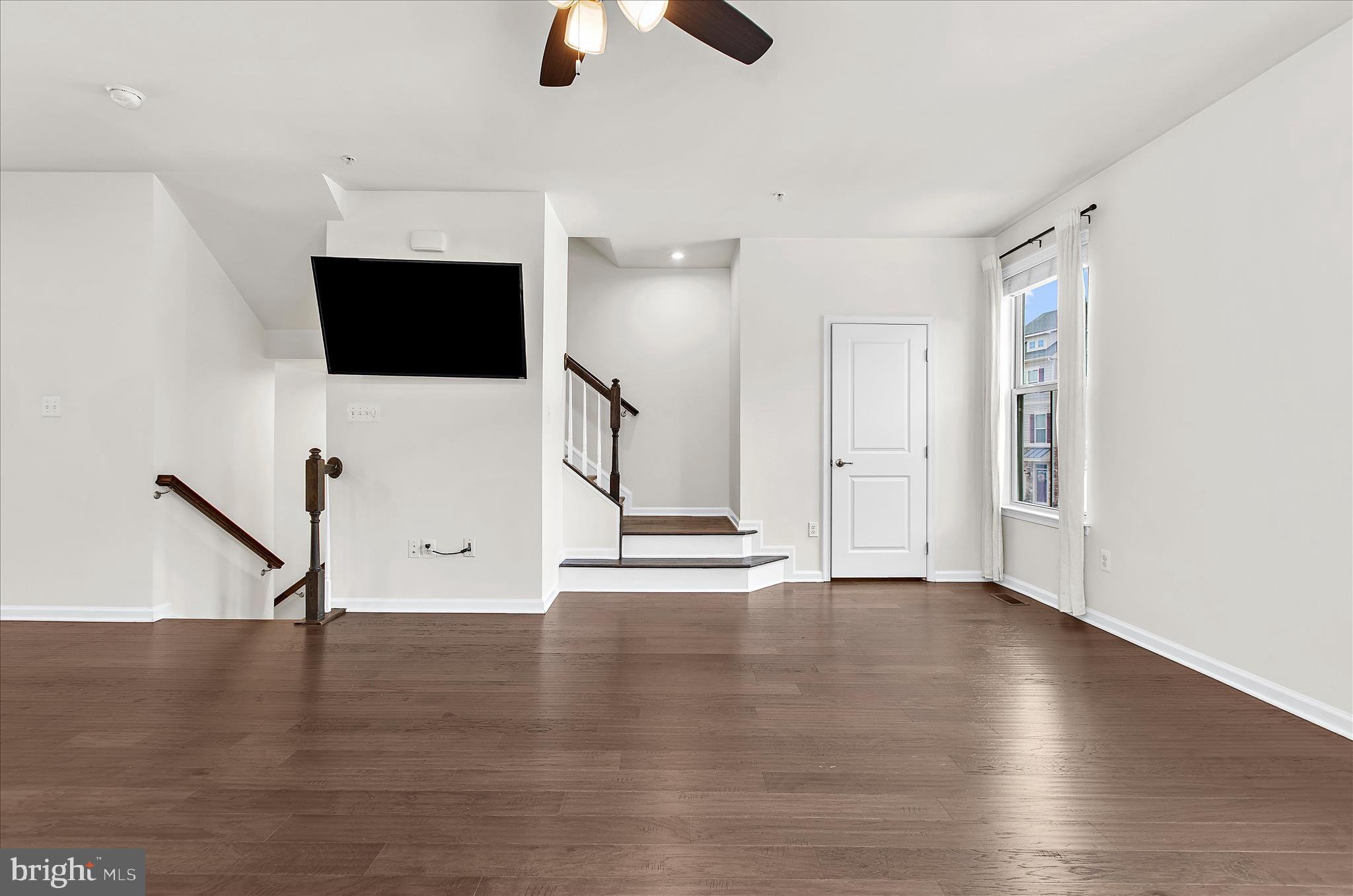 PONDVIEW - Residential