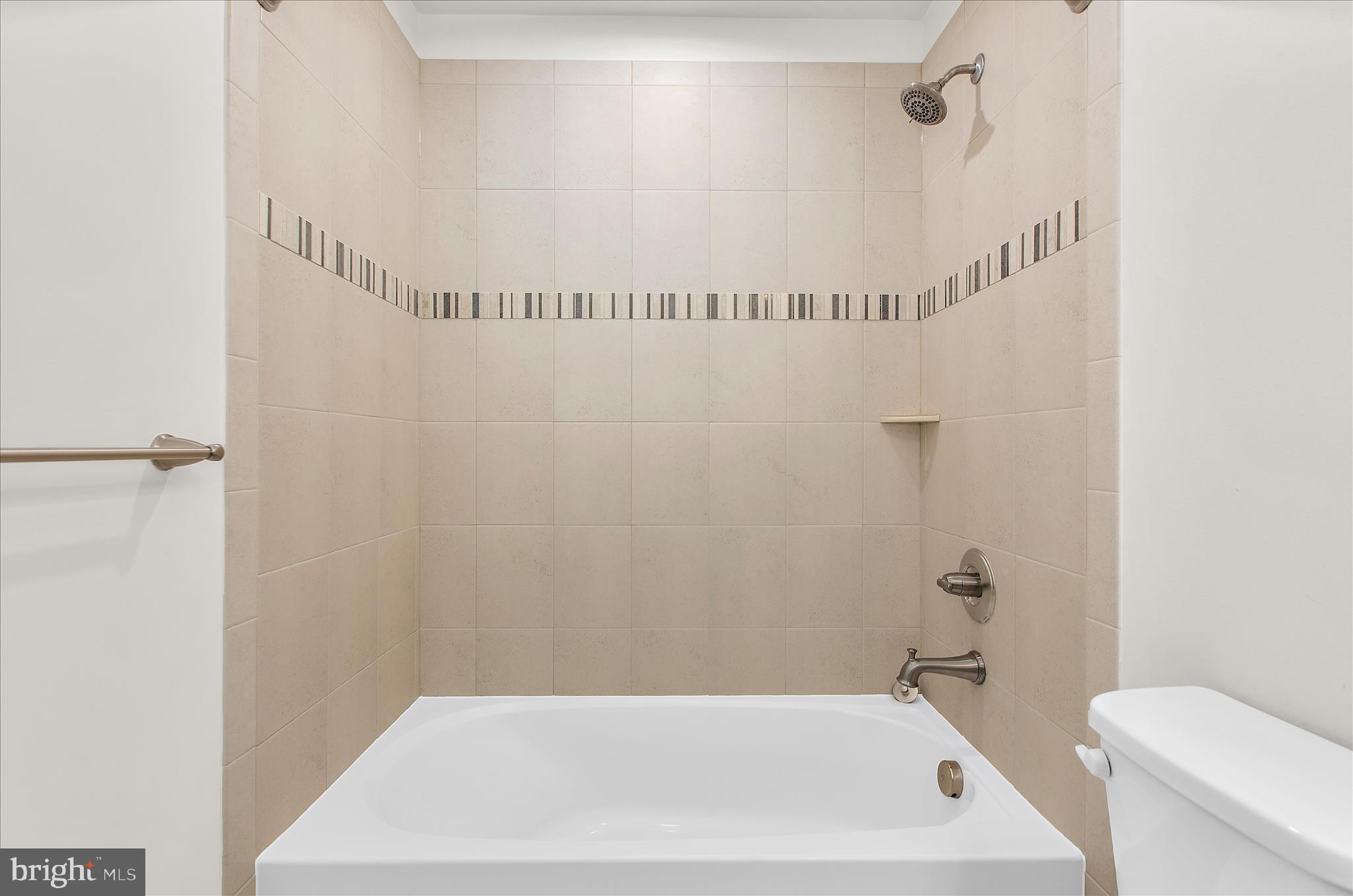 PONDVIEW - Residential
