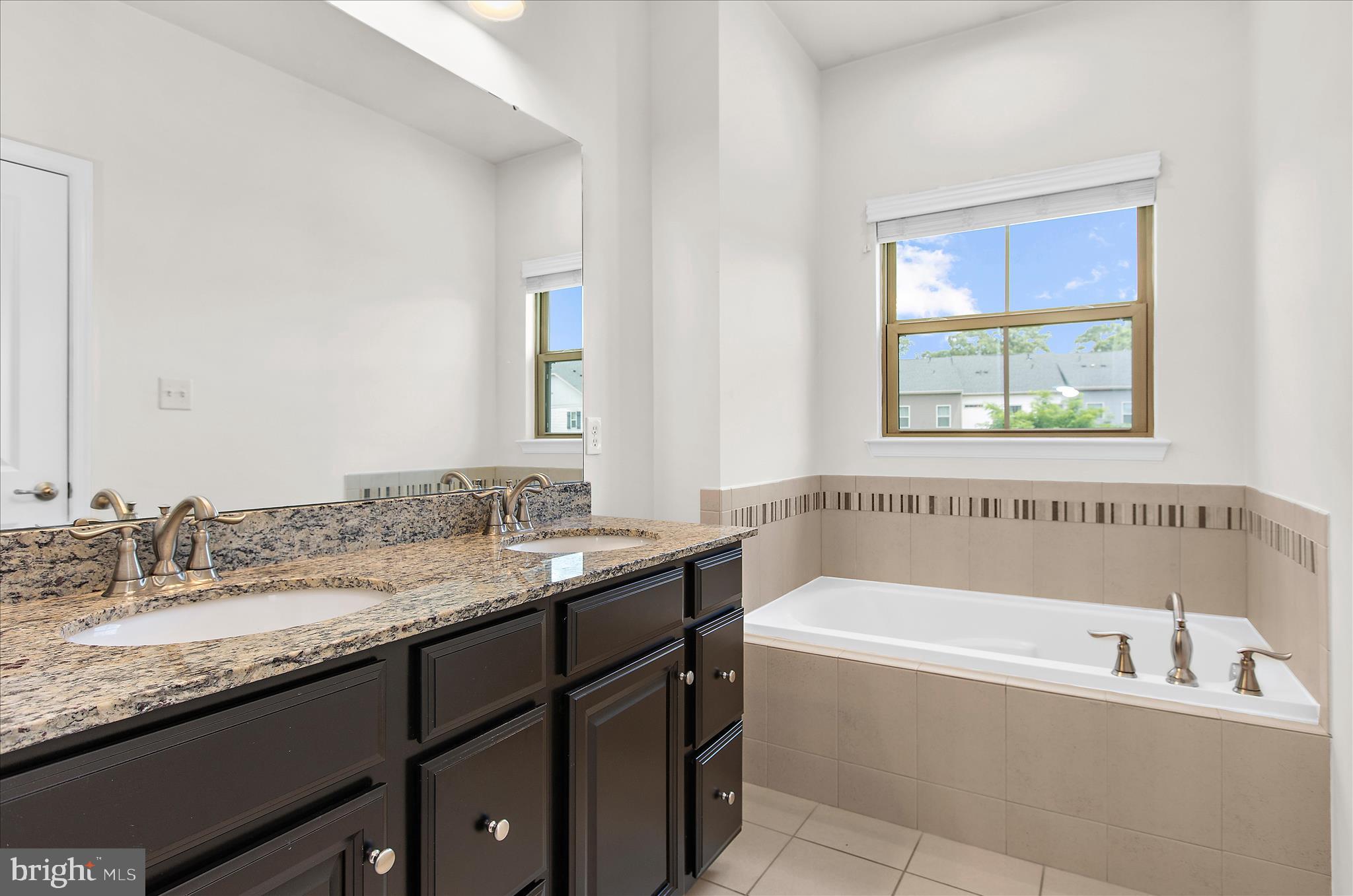 PONDVIEW - Residential