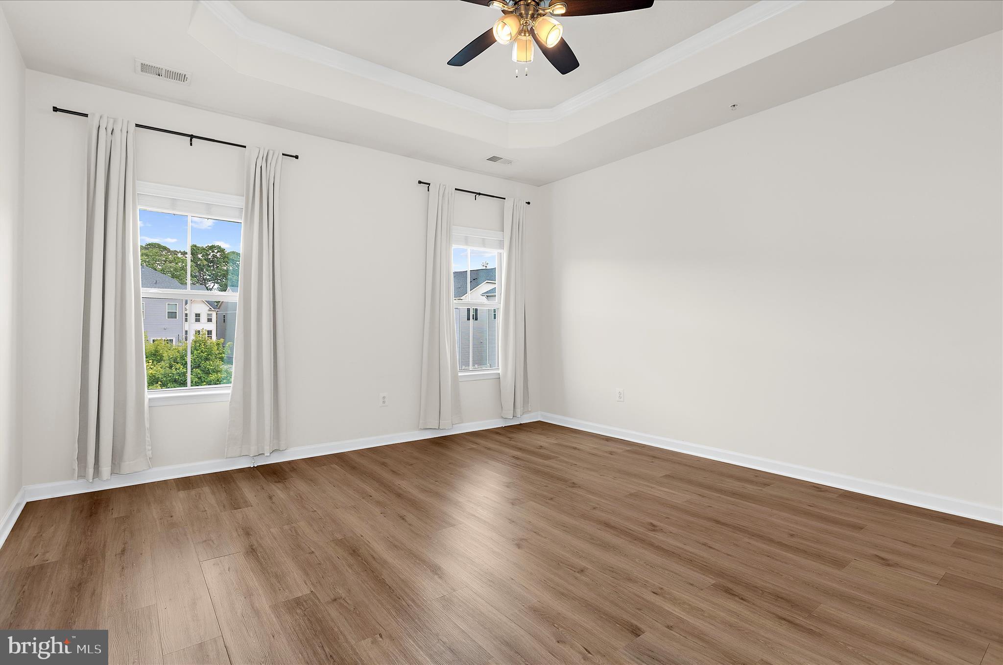 PONDVIEW - Residential