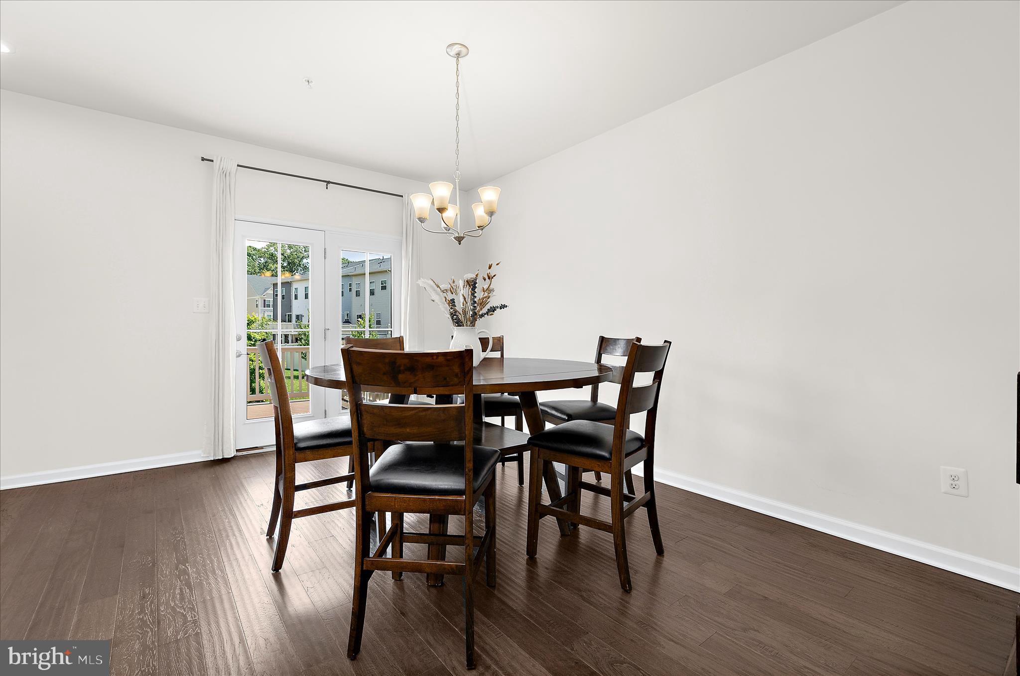 PONDVIEW - Residential