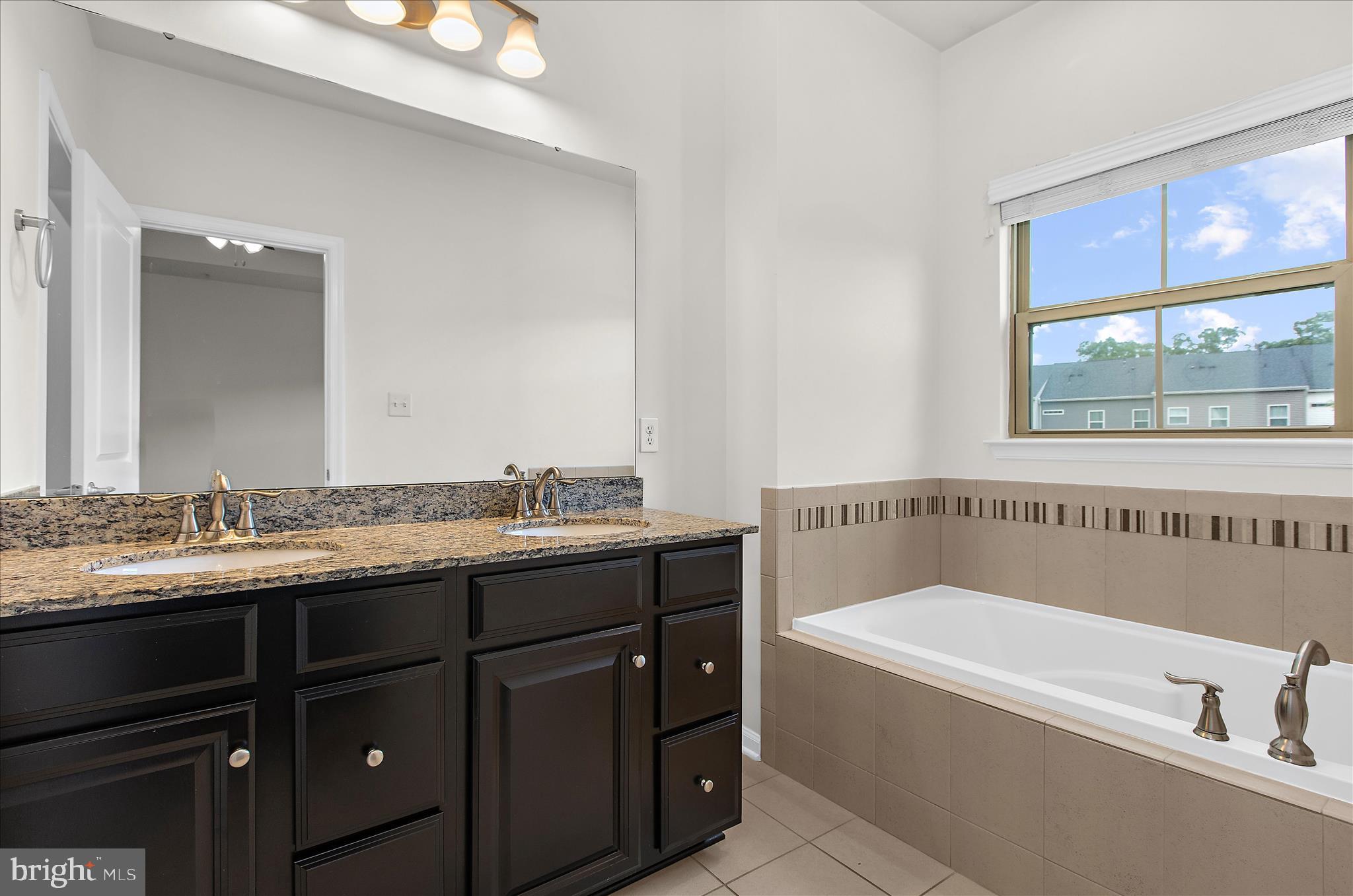 PONDVIEW - Residential