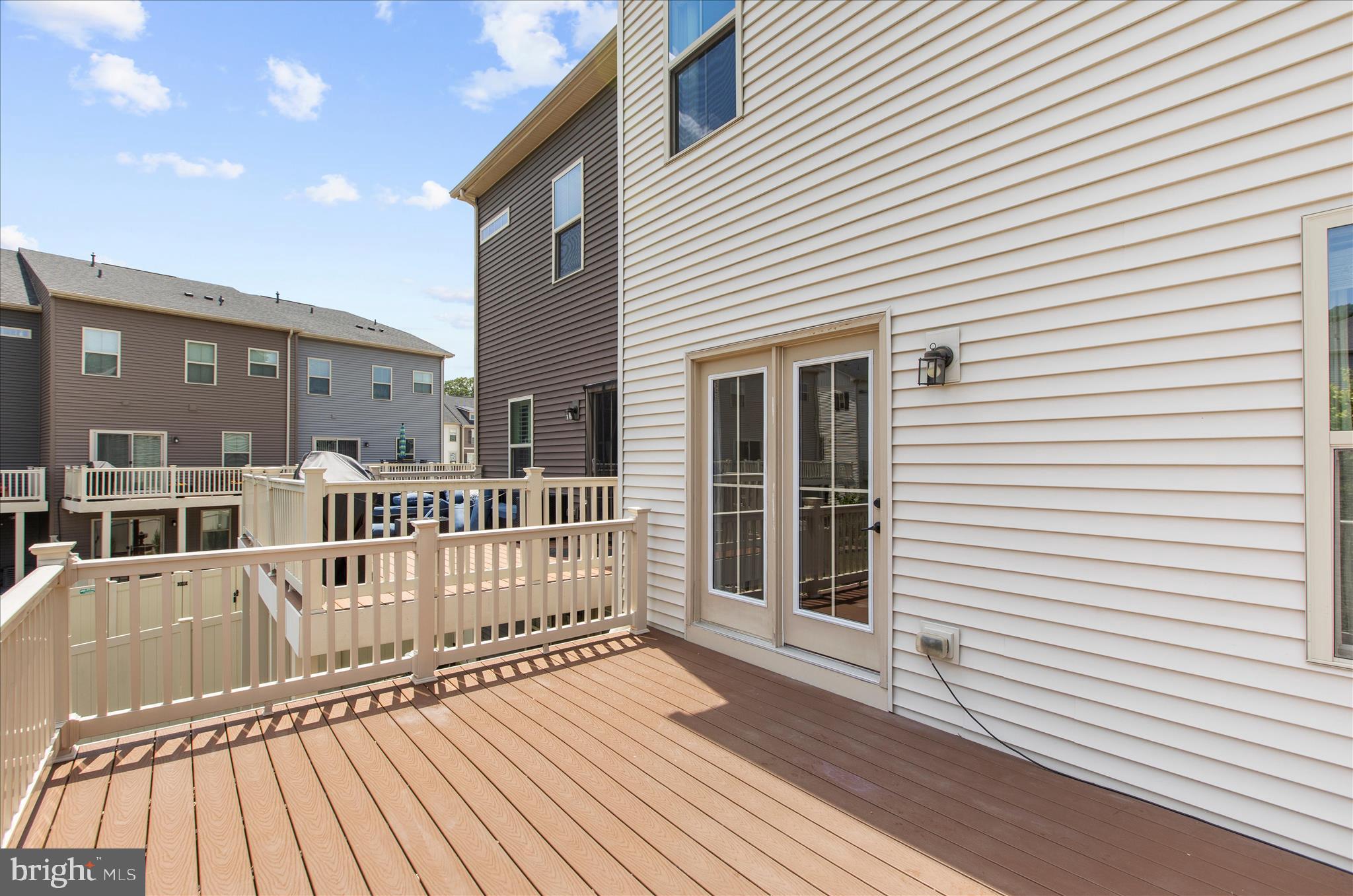 PONDVIEW - Residential