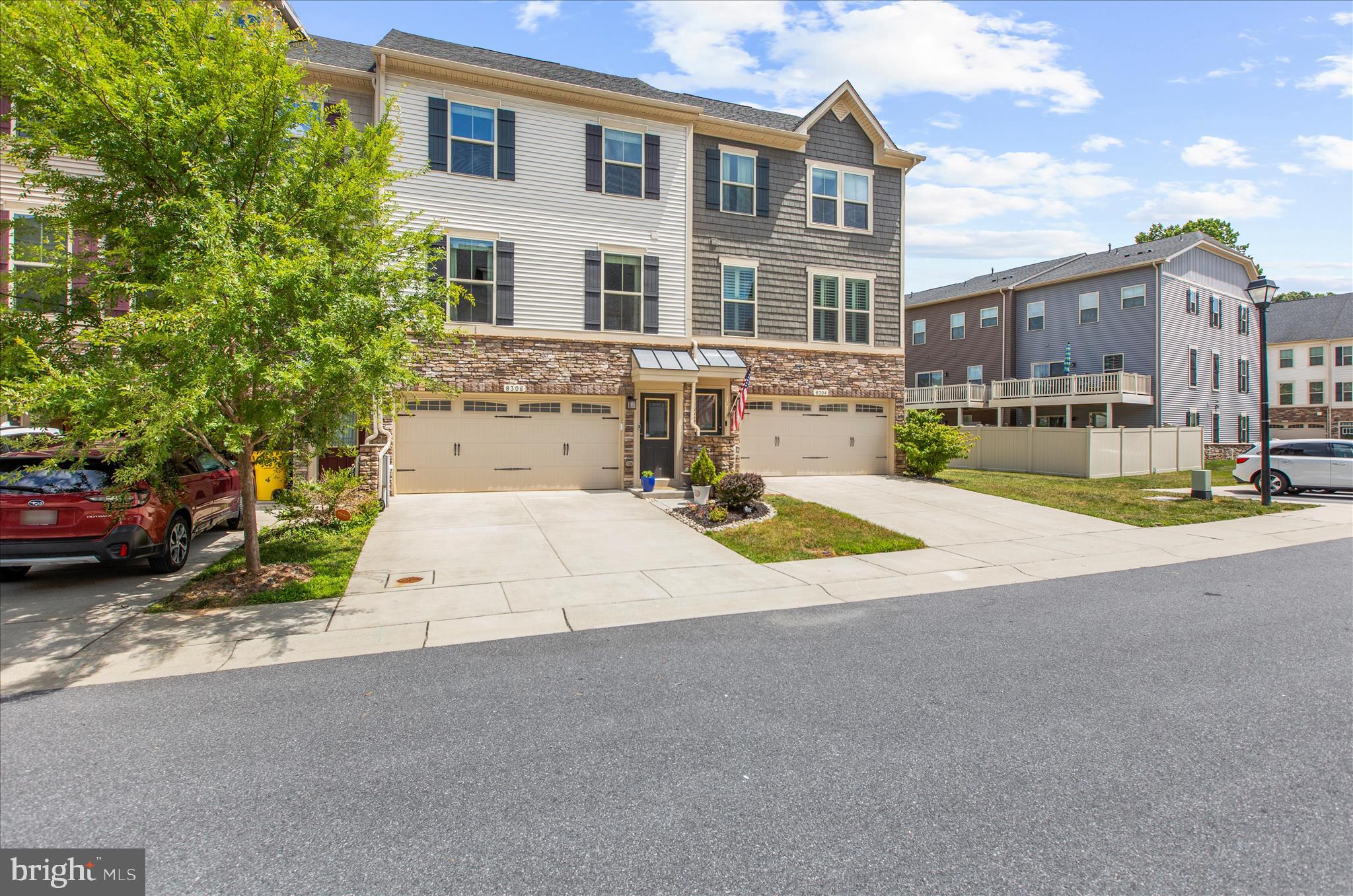 PONDVIEW - Residential