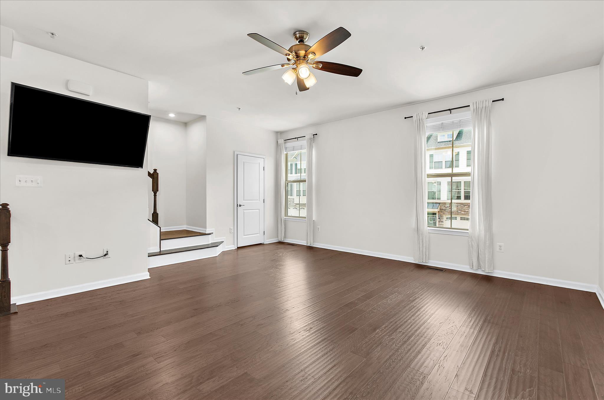 PONDVIEW - Residential