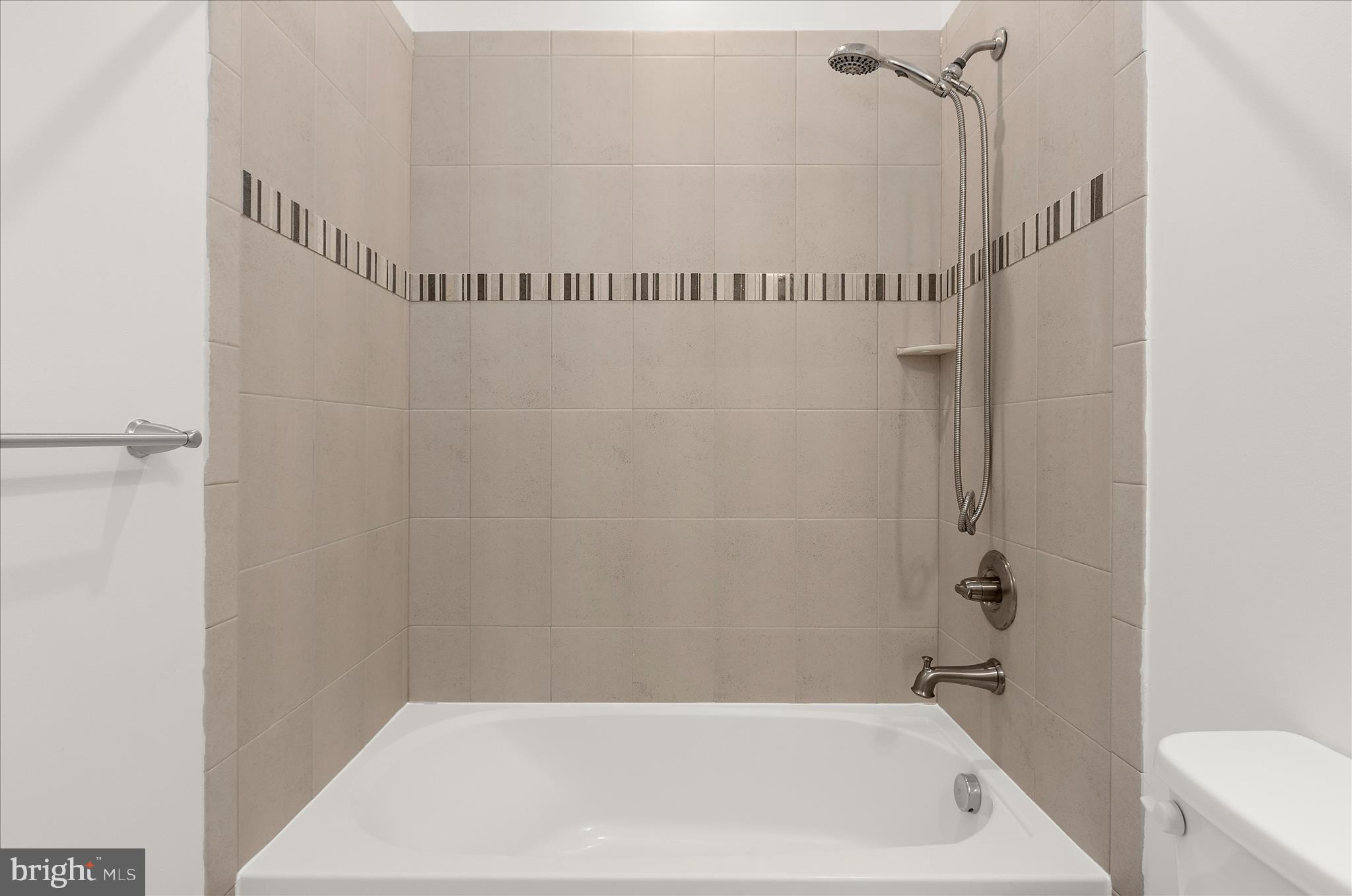 PONDVIEW - Residential