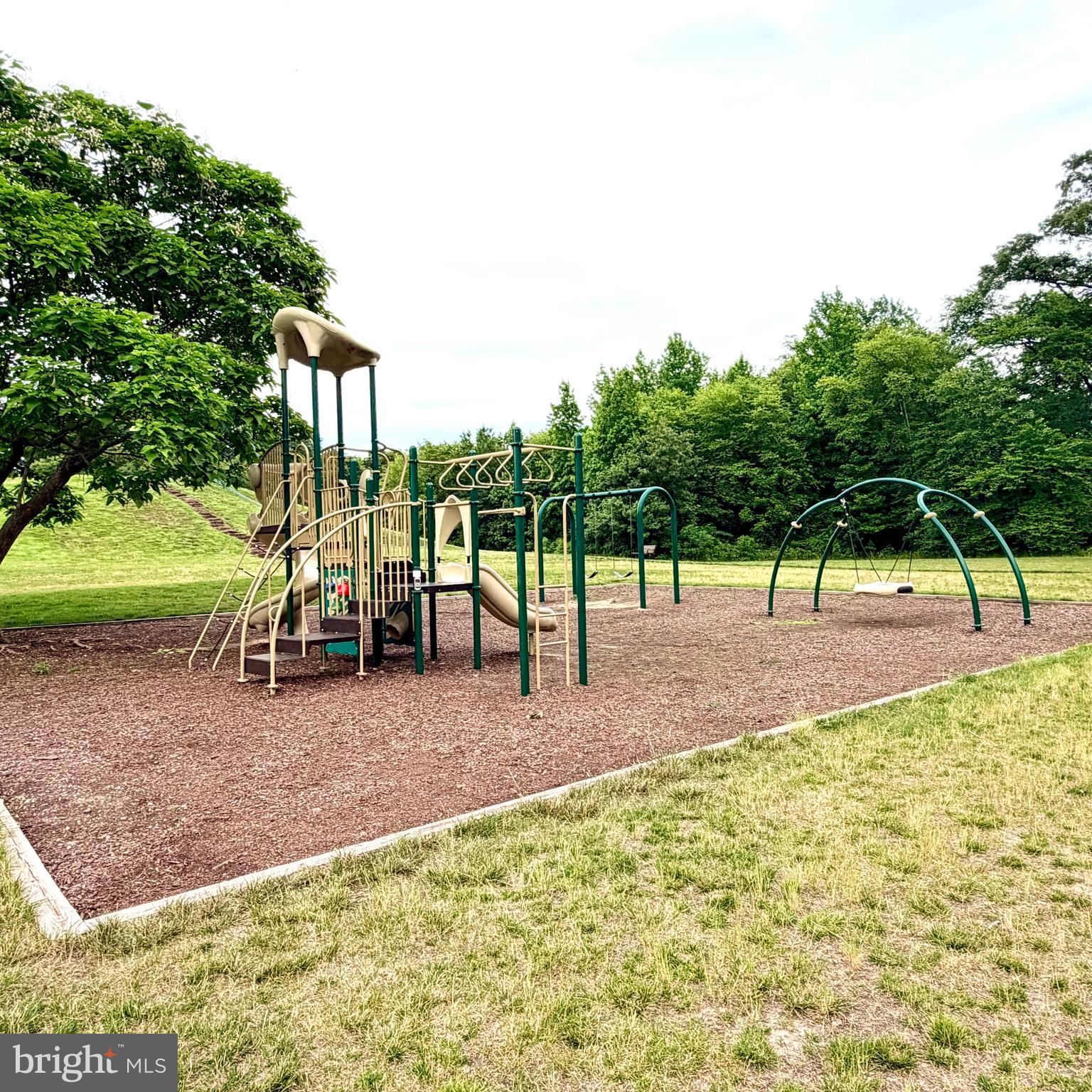 PONDVIEW - Residential