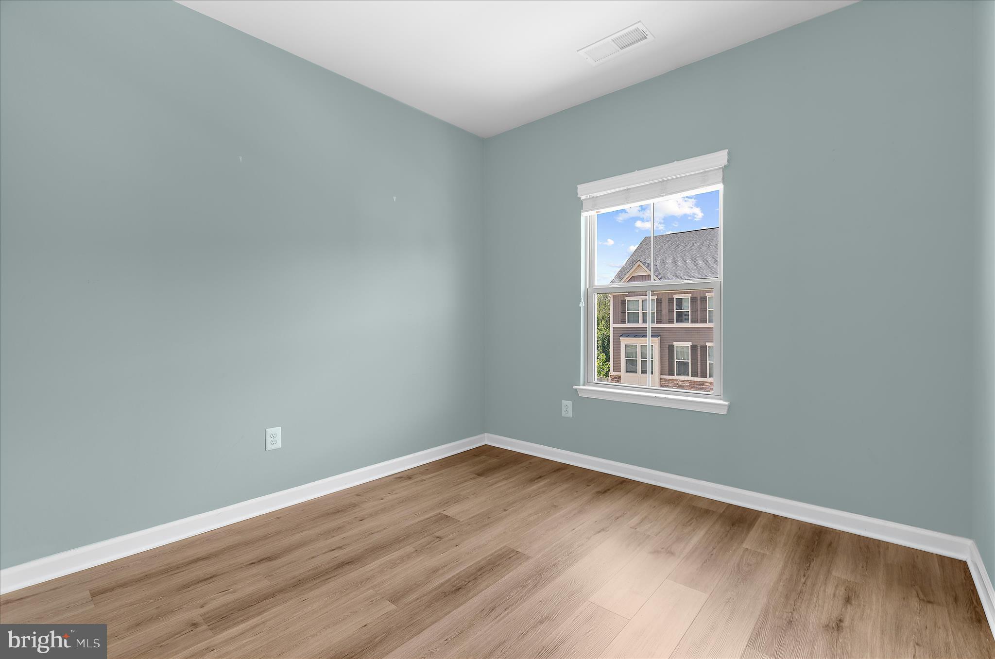 PONDVIEW - Residential