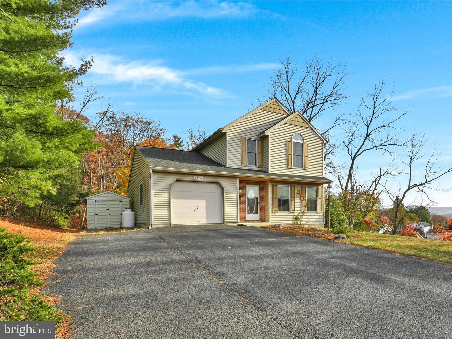 PINE BROOK - Residential