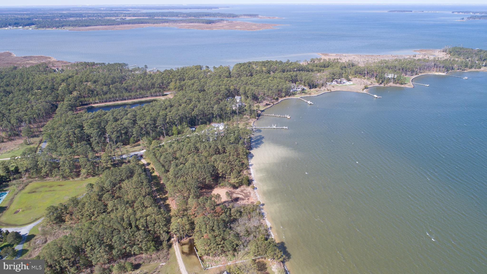 MCKEIL POINTE - Land