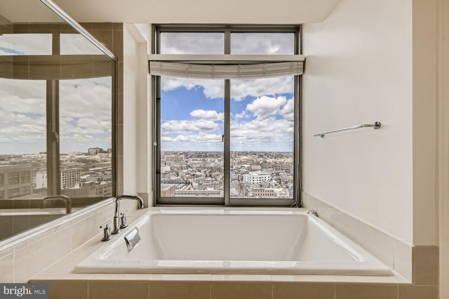 HARBOR EAST - Residential