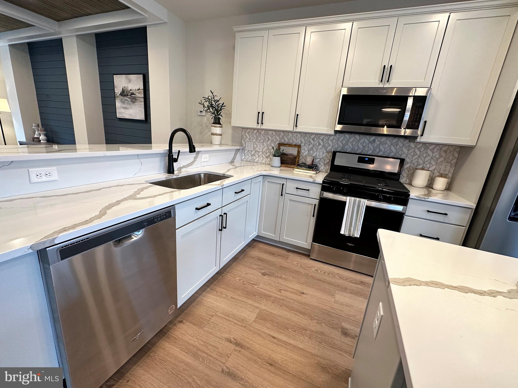 KENNETT POINTE - Residential