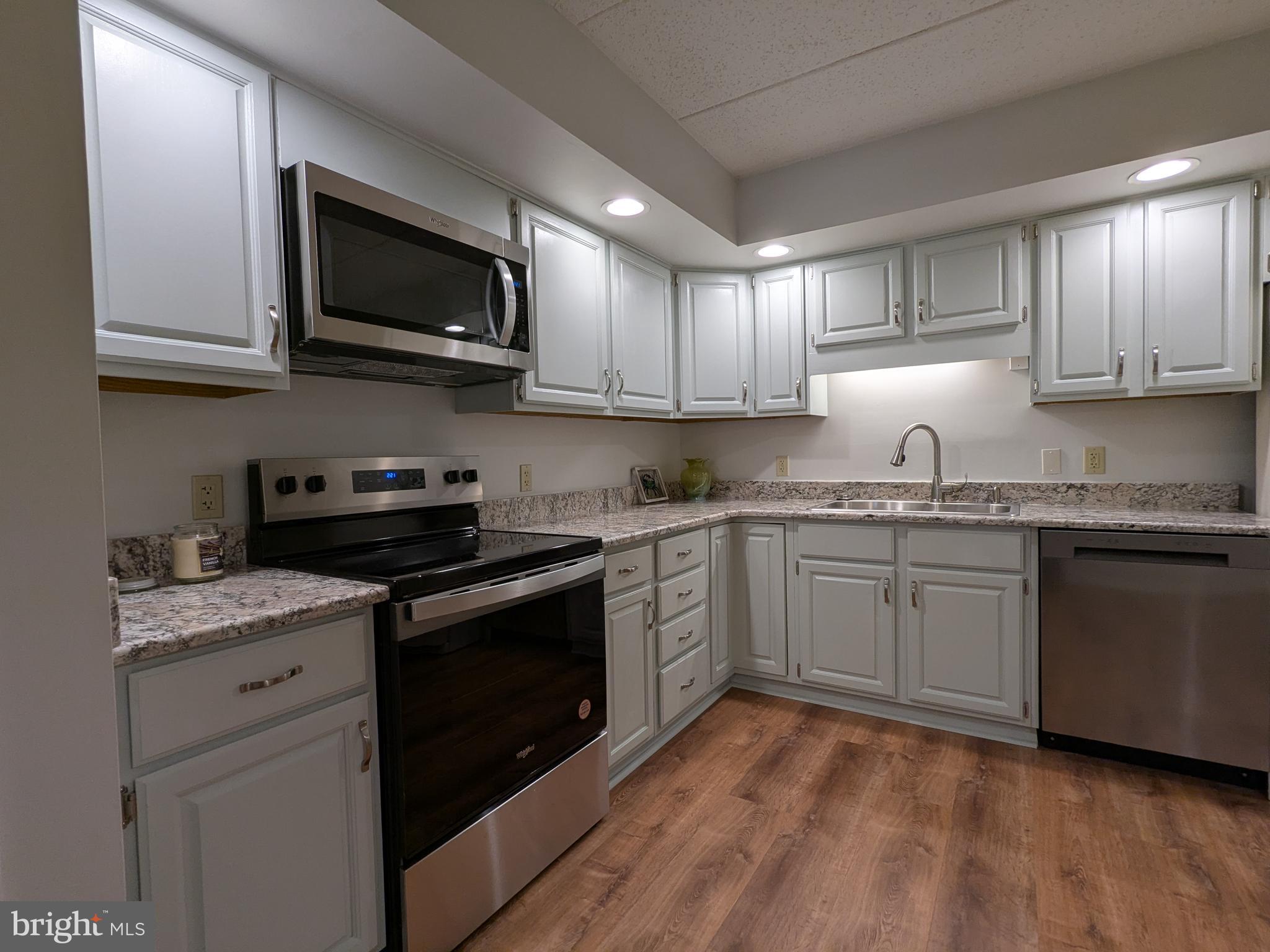 CANAL WOODS III - Residential