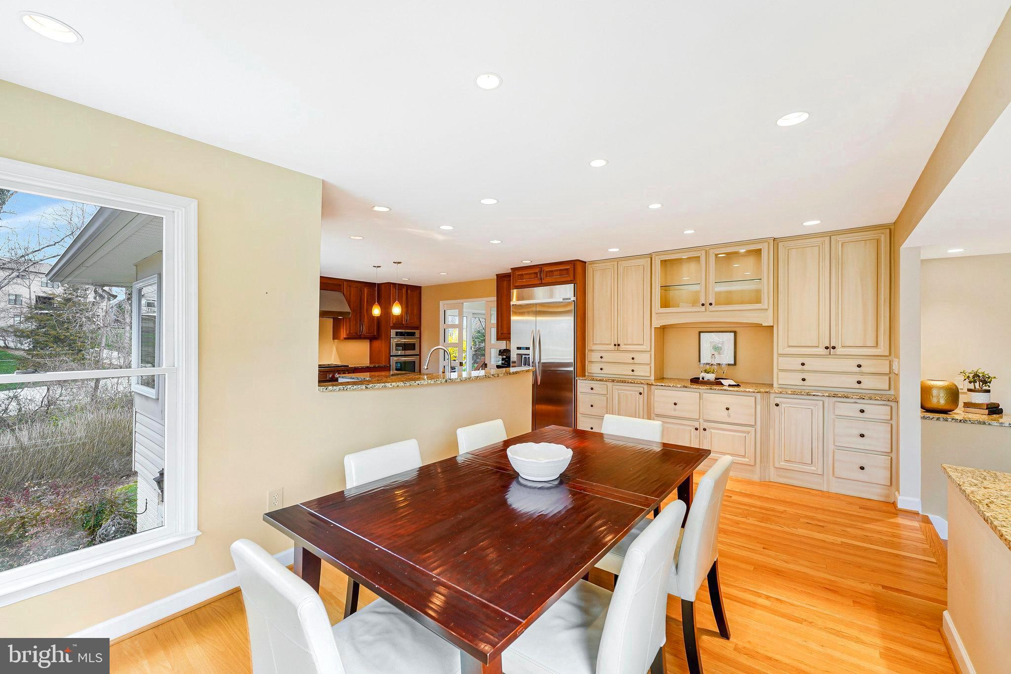 OAKTON GLEN - Residential