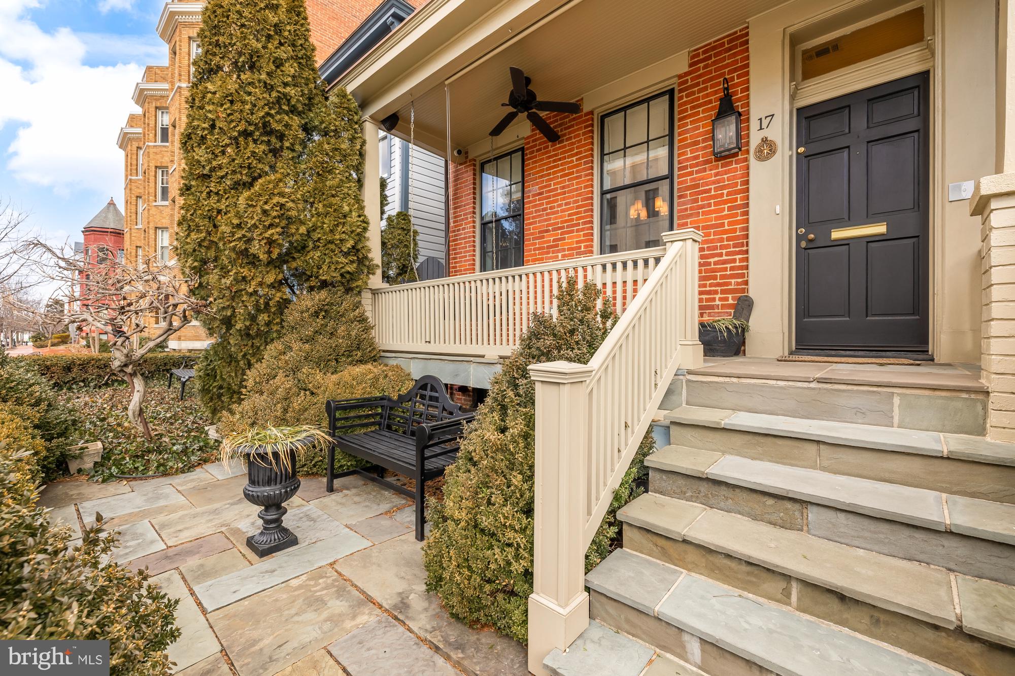 CAPITOL HILL - Residential