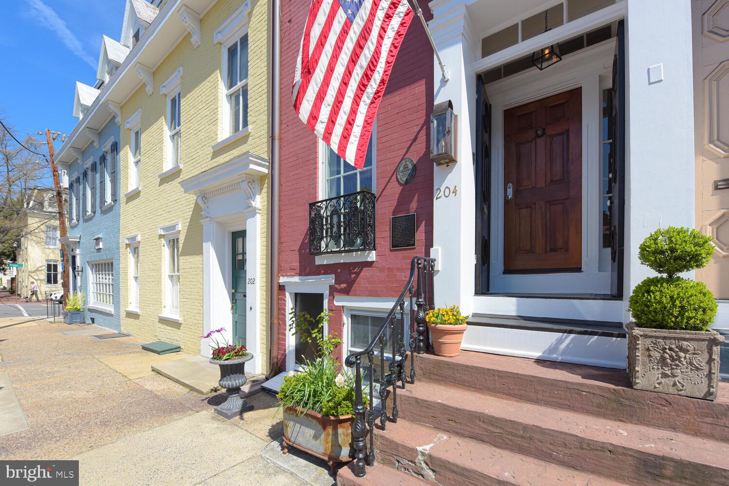 HISTORIC OLD TOWN - Residential