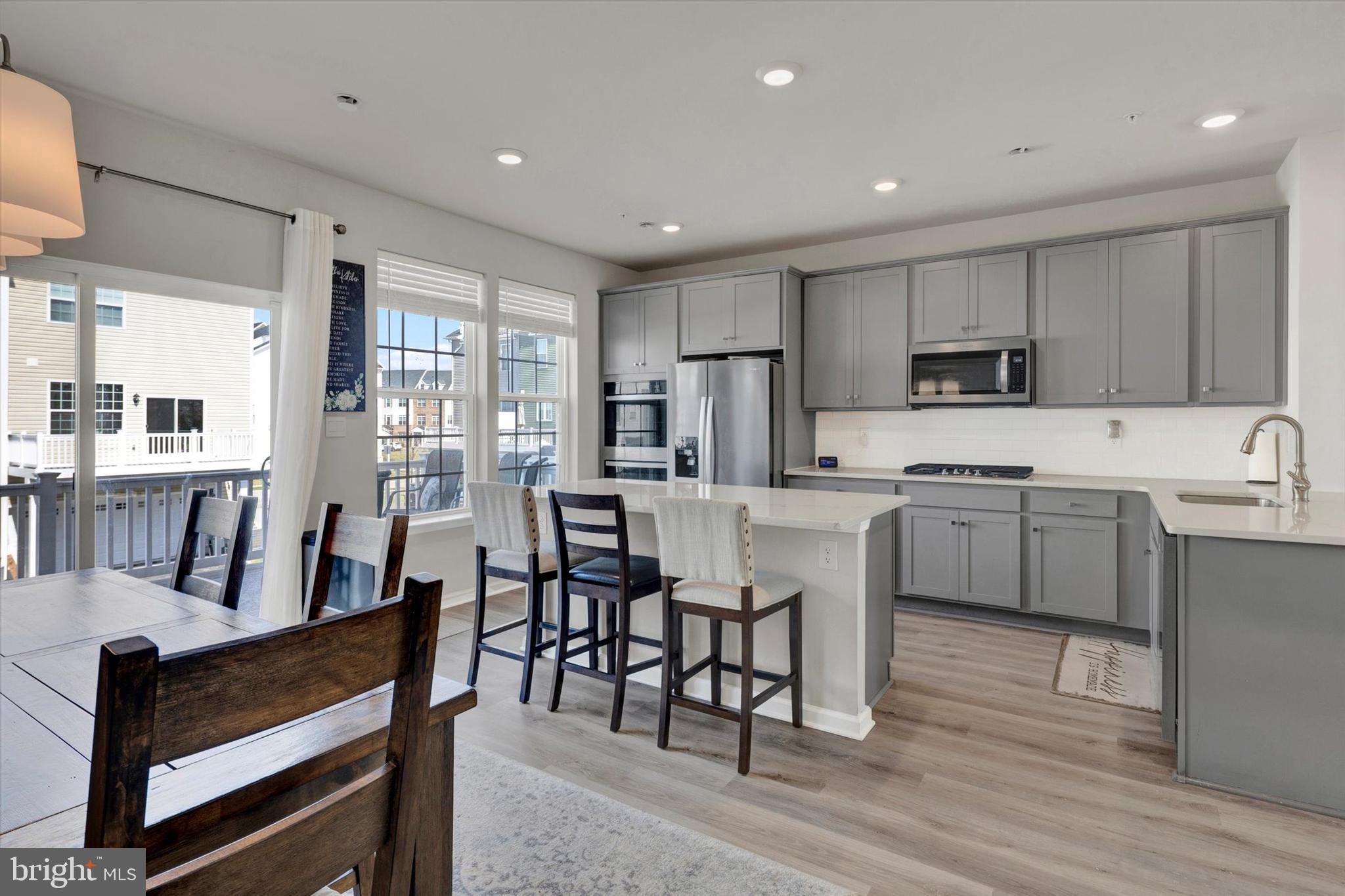 STEELPOINTE - Residential