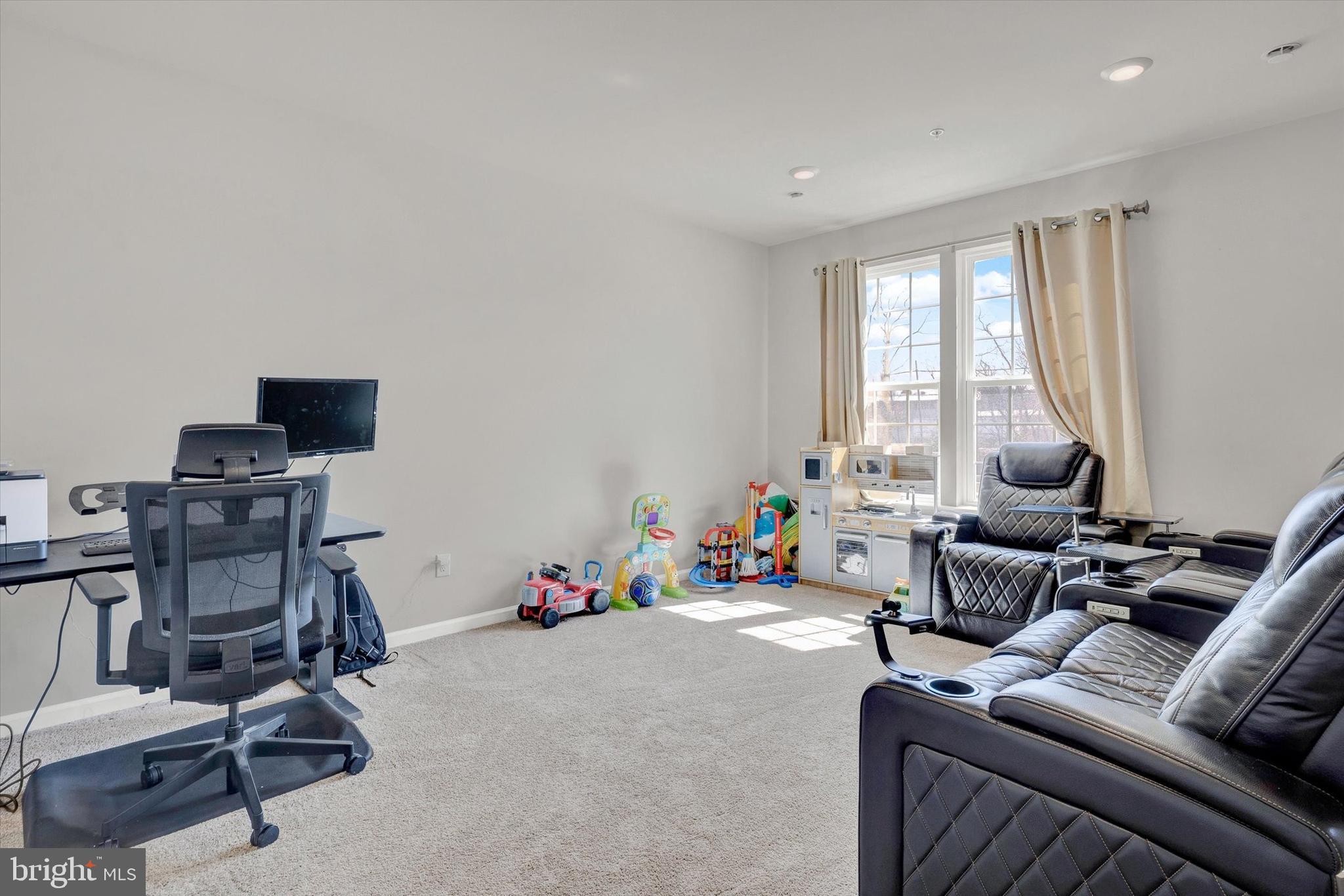 STEELPOINTE - Residential