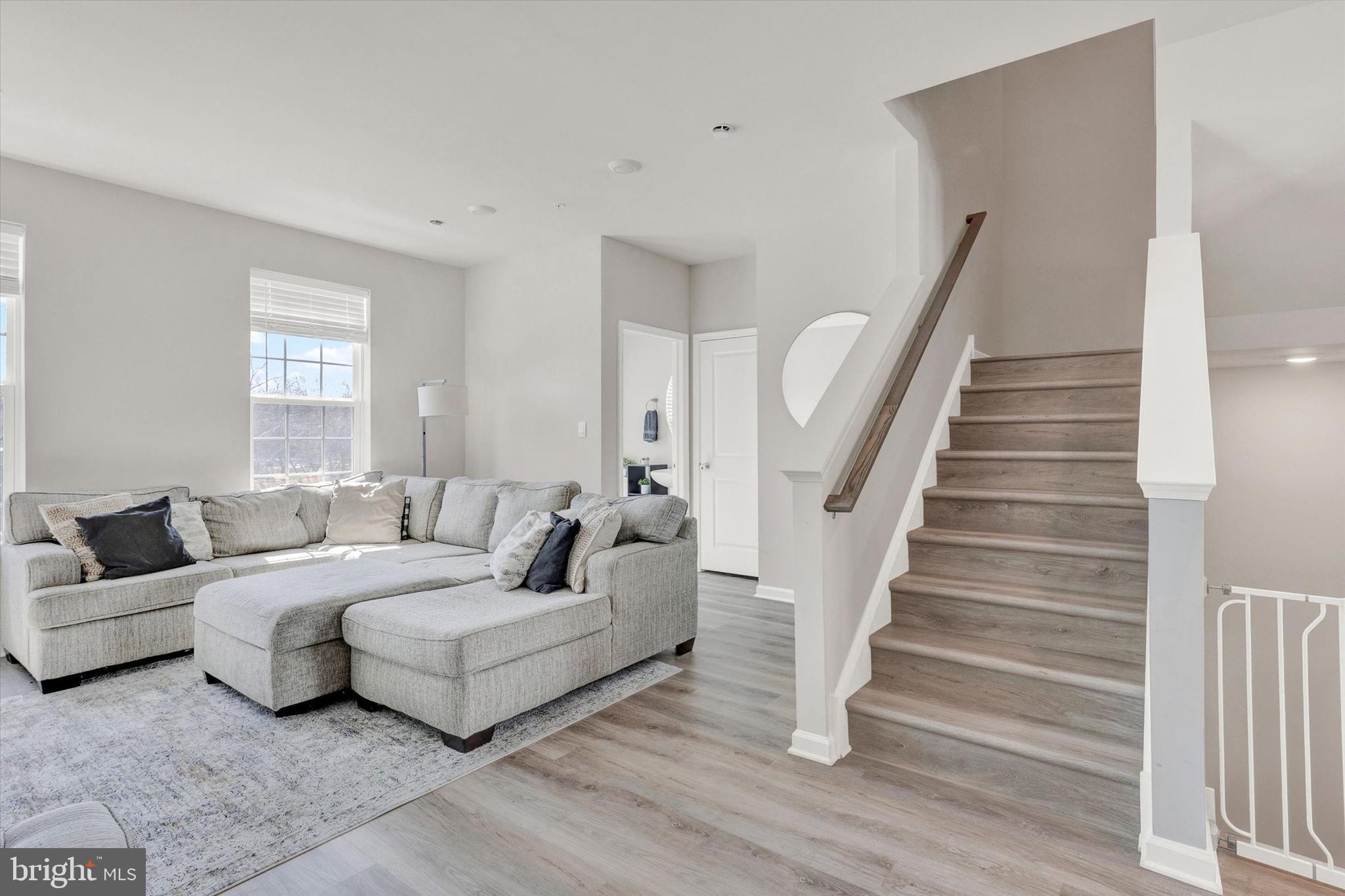 STEELPOINTE - Residential