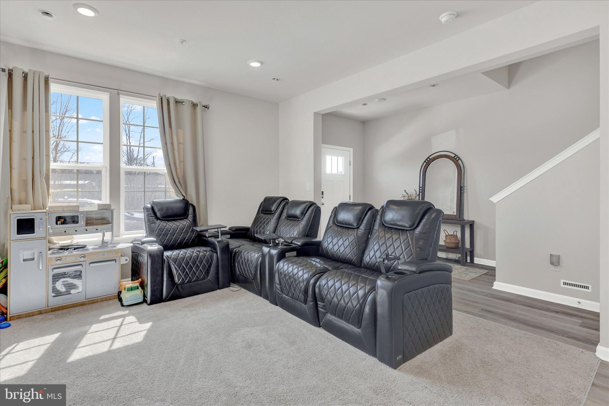 STEELPOINTE - Residential