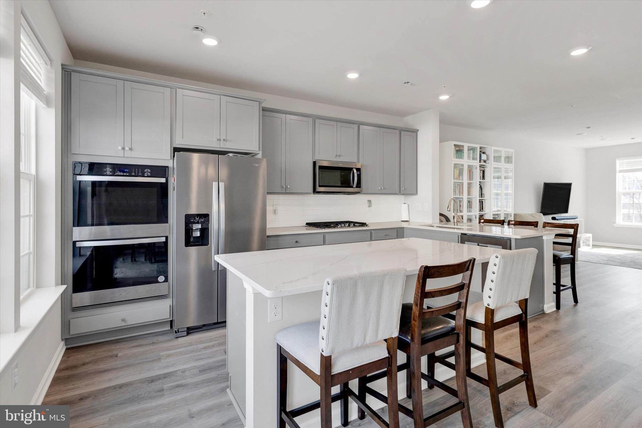 STEELPOINTE - Residential