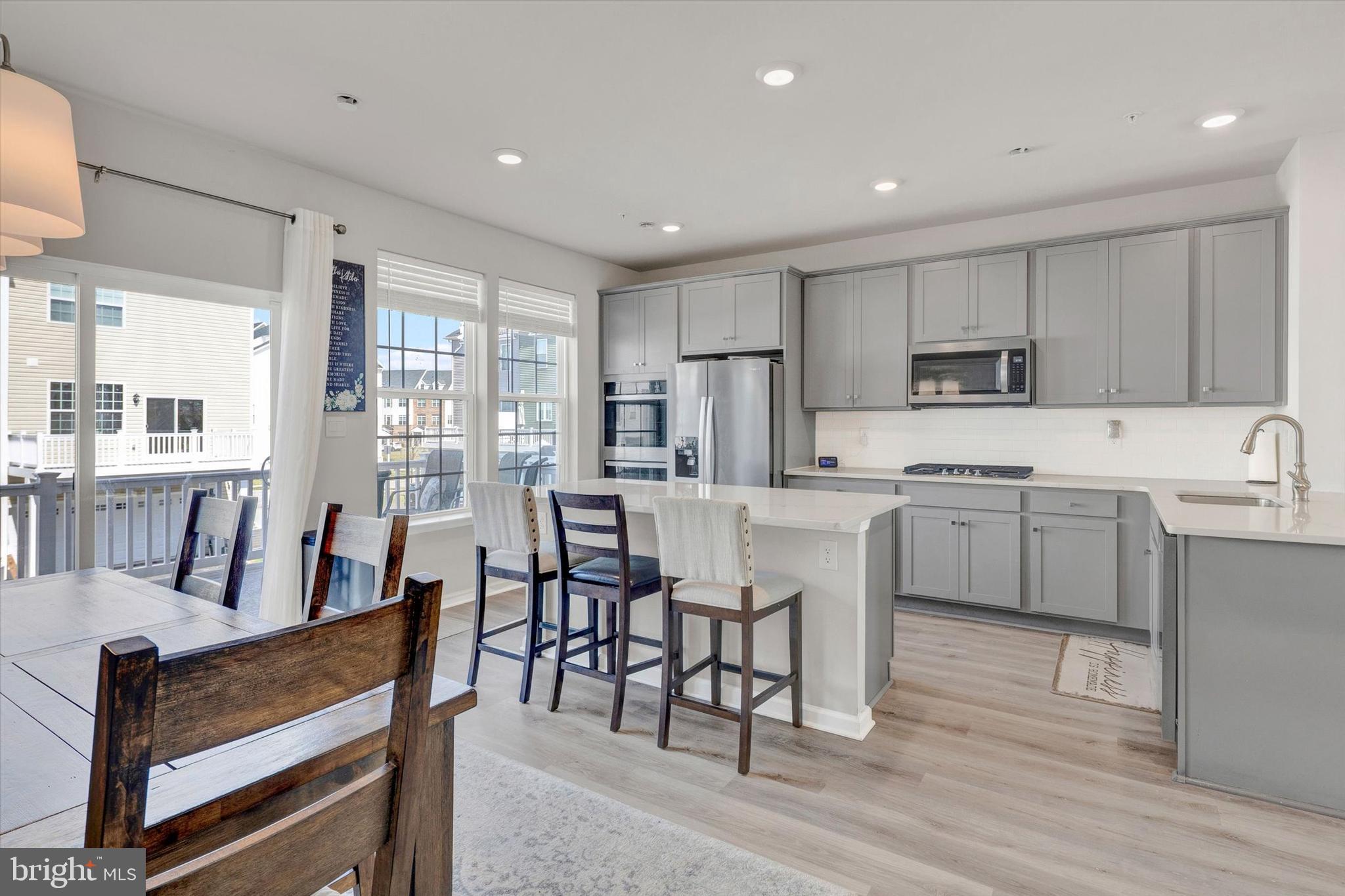 STEELPOINTE - Residential