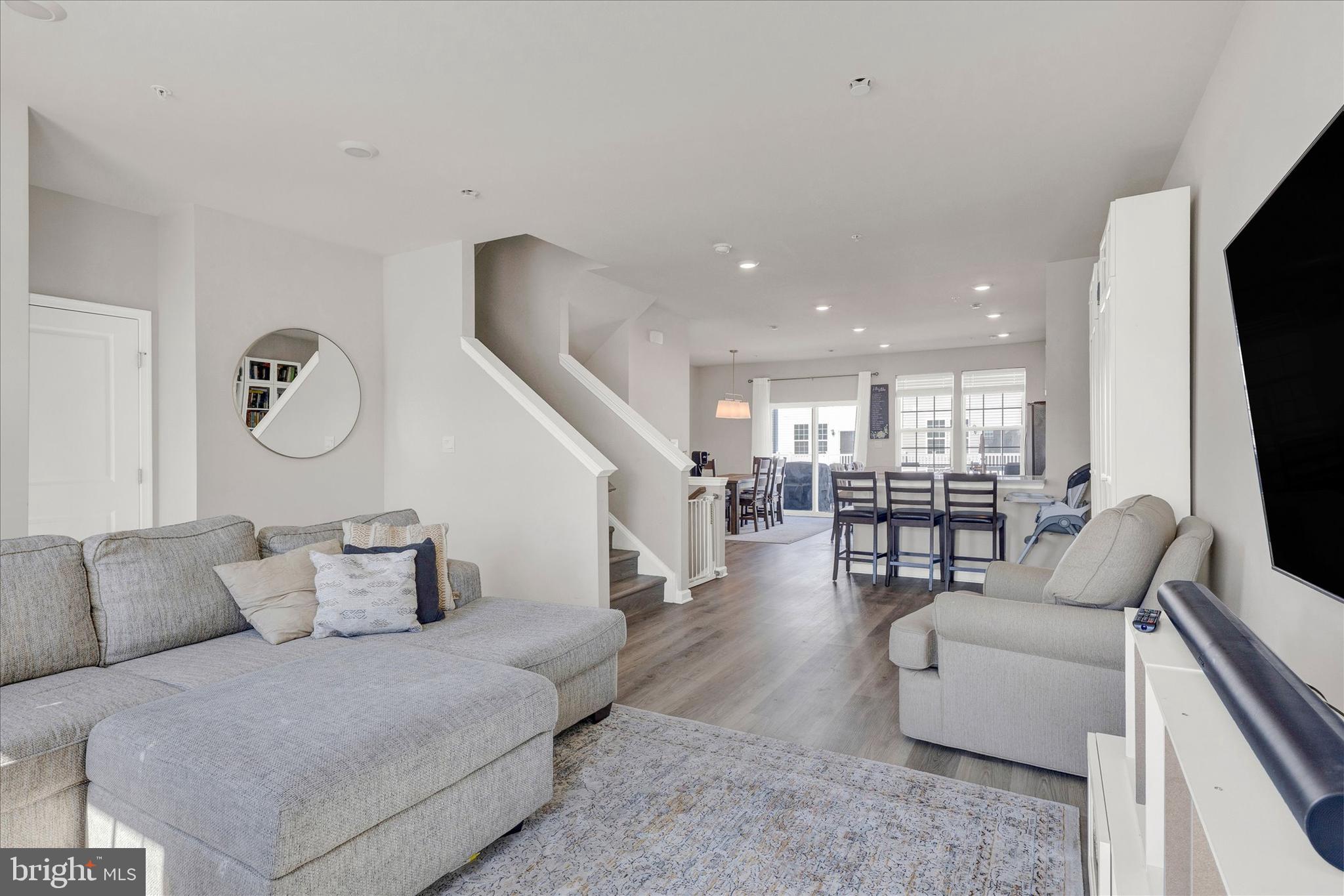 STEELPOINTE - Residential