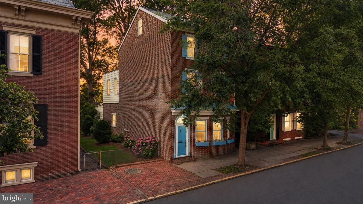 OLD NEW CASTLE - Residential