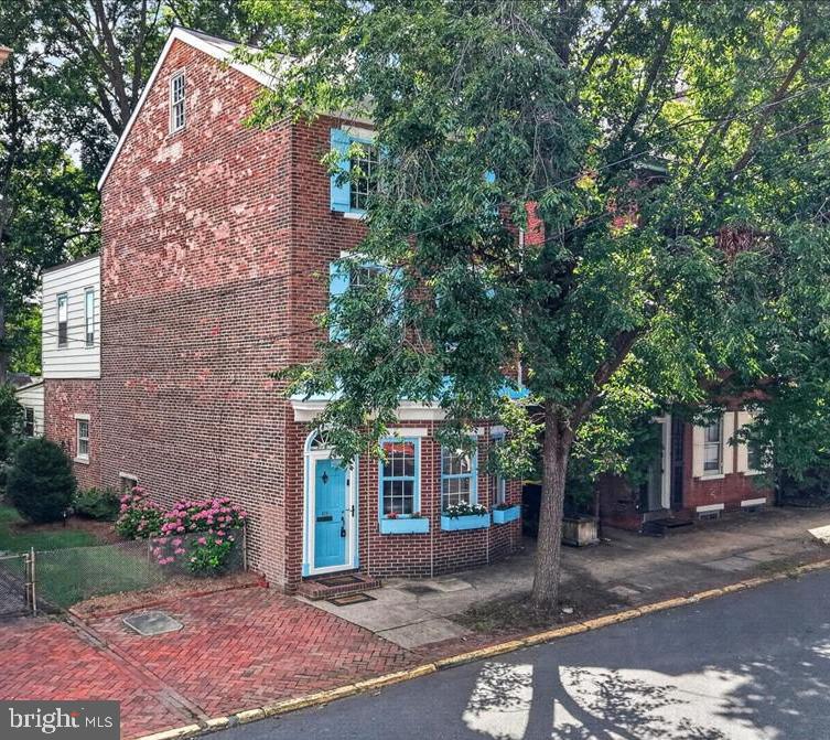 OLD NEW CASTLE - Residential