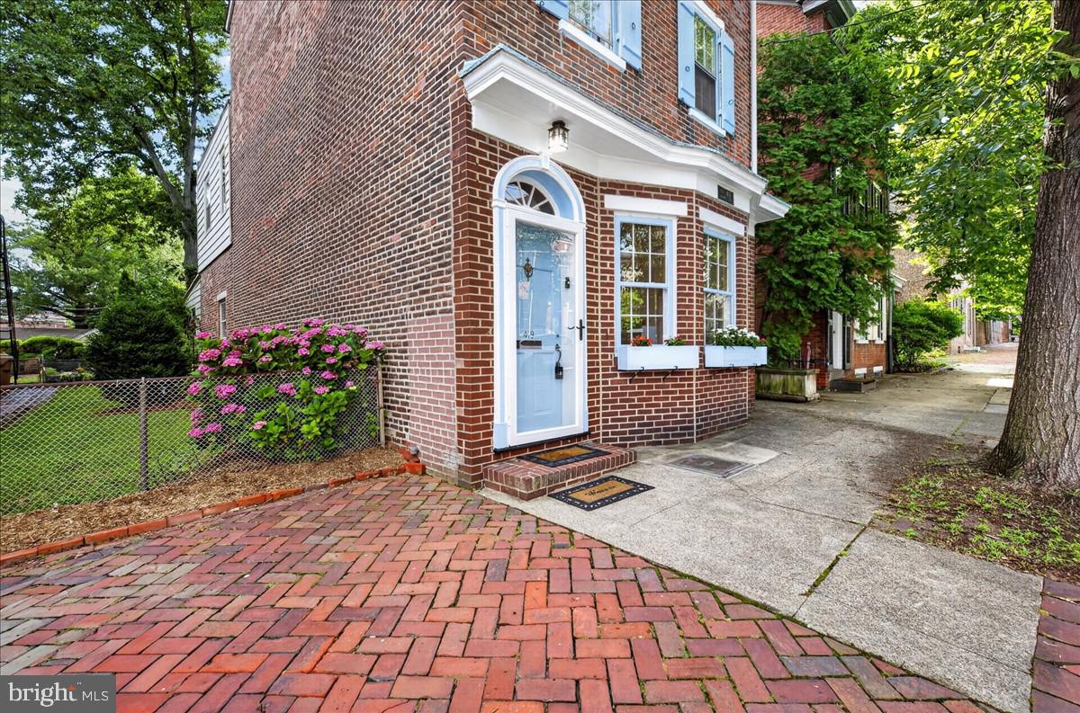 OLD NEW CASTLE - Residential