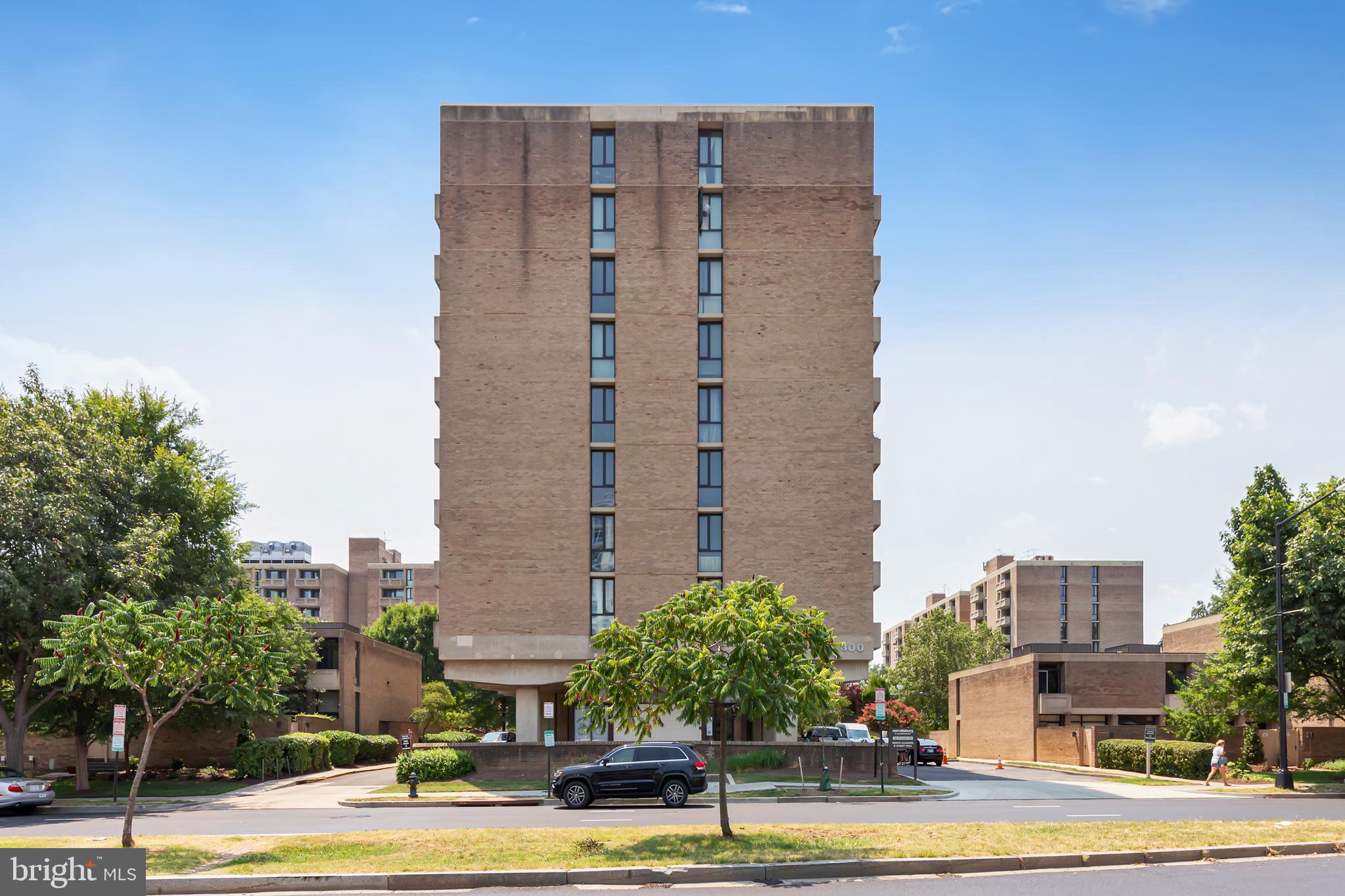 SOUTHWEST WATERFRONT - Residential