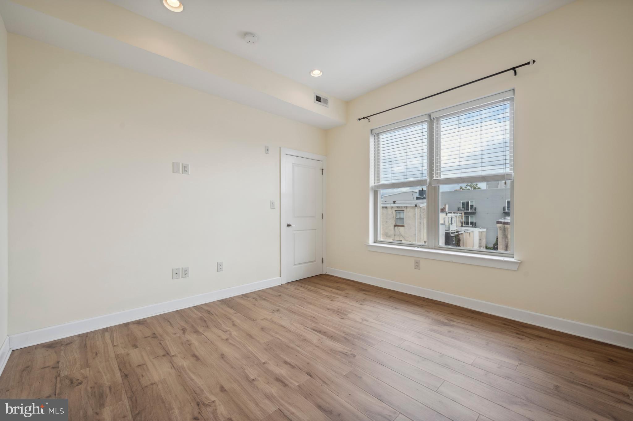 FAIRMOUNT - Residential